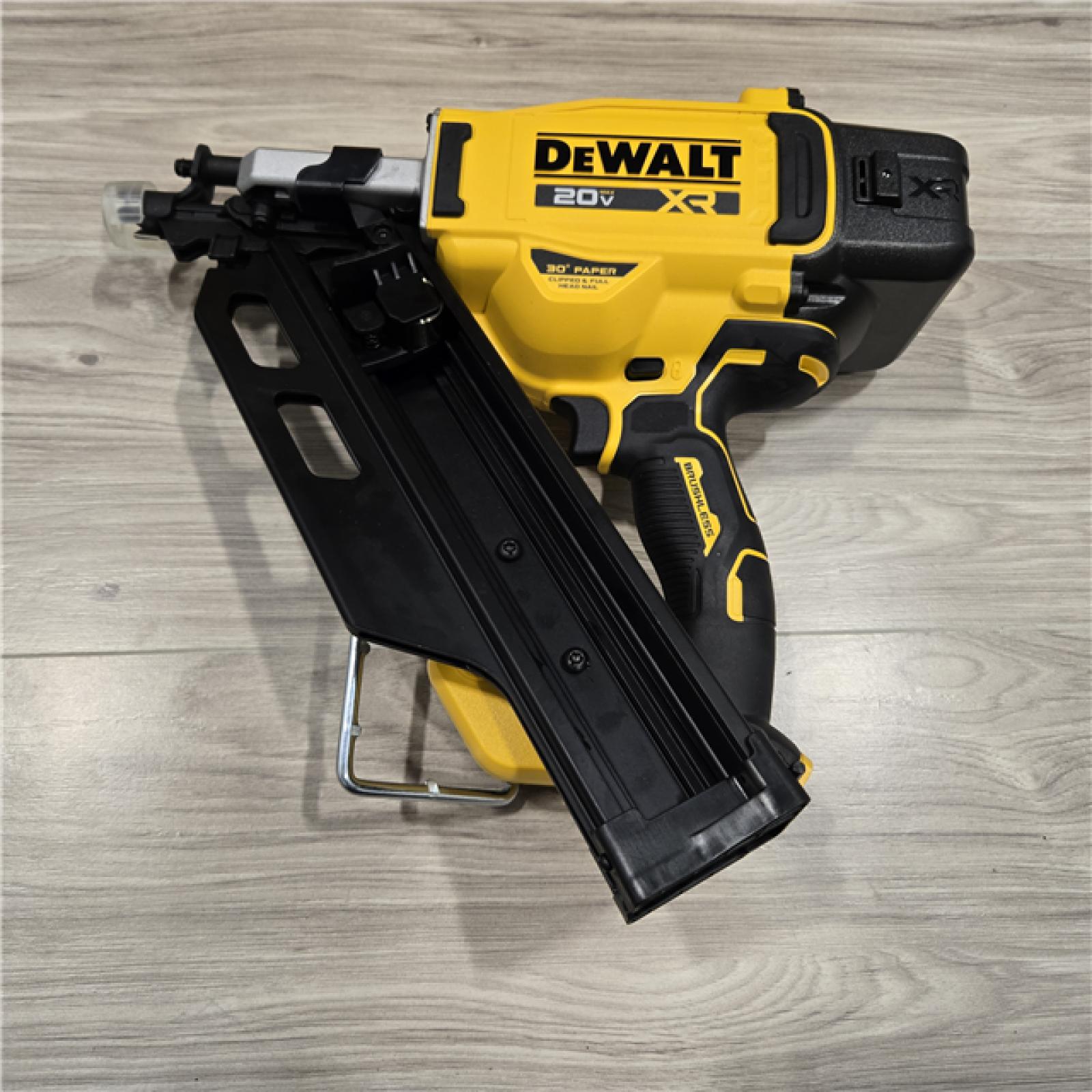 AS-IS DeWalt 20V MAX Cordless 30 Deg Framing Nailer Kit (Battery & Charger) 20 V