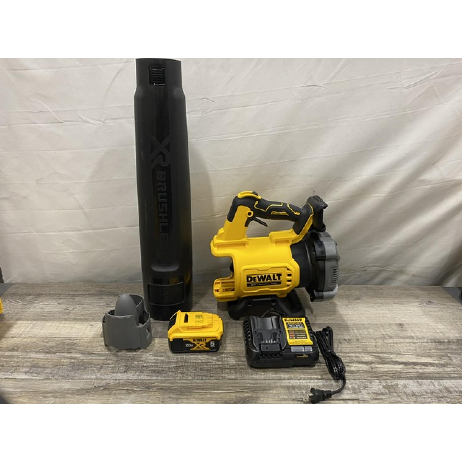 AS-IS DEWALT 20V MAX* XR Brushless Cordless Handheld Blower Kit