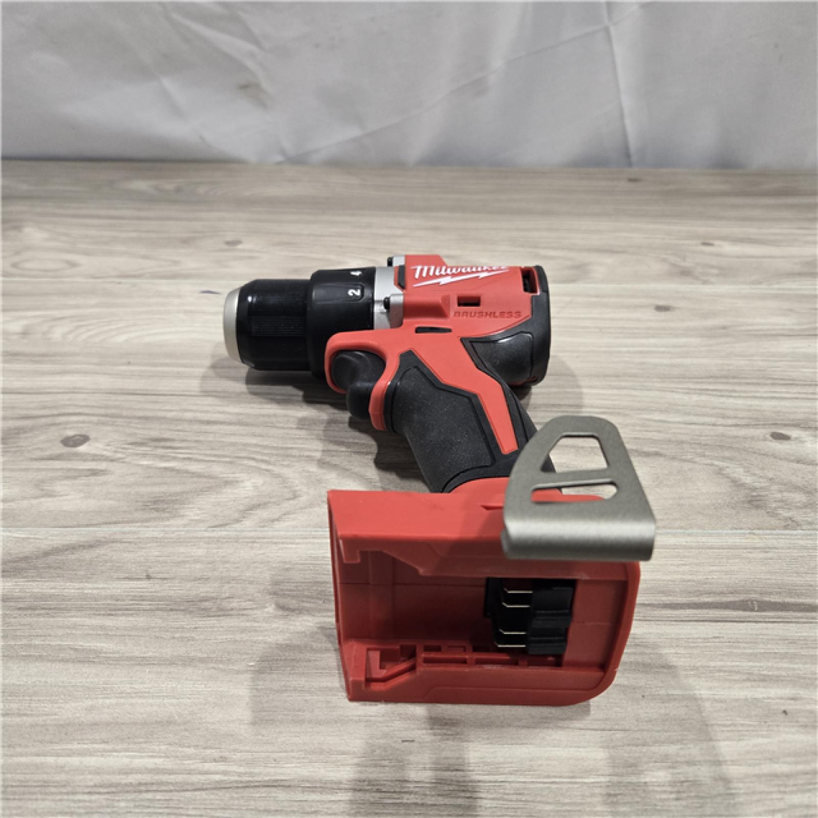 AS-IS Milwaukee 3601-22CT M18 18V Drill/Driver Kit