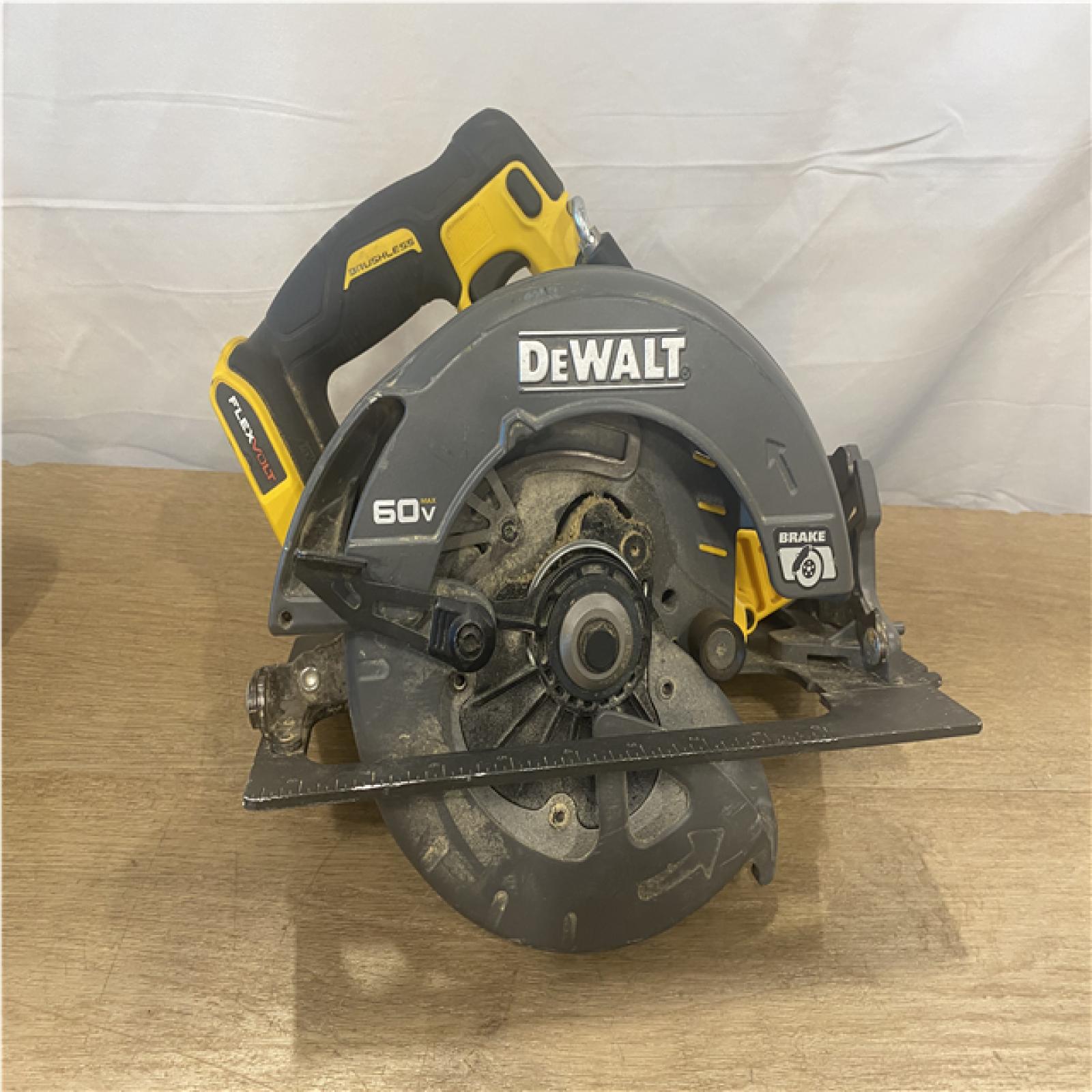 AS-IS DEWALT FLEXVOLT 60V MAX Cordless Brushless 7-1/4 in. Circular Saw with Brake (Tool Only)