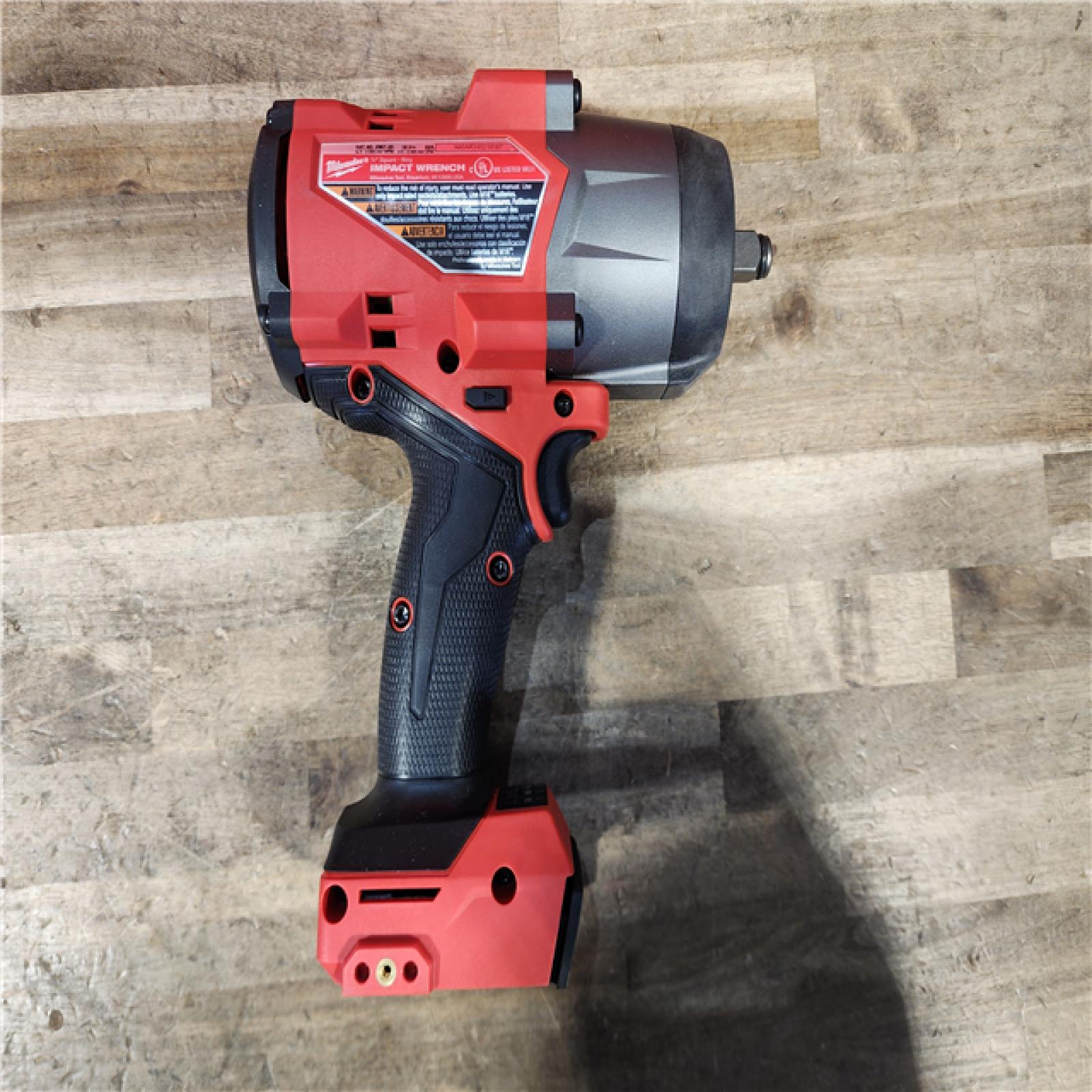 HOUSTON LOCATION - AS-IS (APPEARS LIKE NEW) Milwaukee M18 1/2 in. Cordless Brushless High Torque Impact Wrench Kit (Battery & Charger)