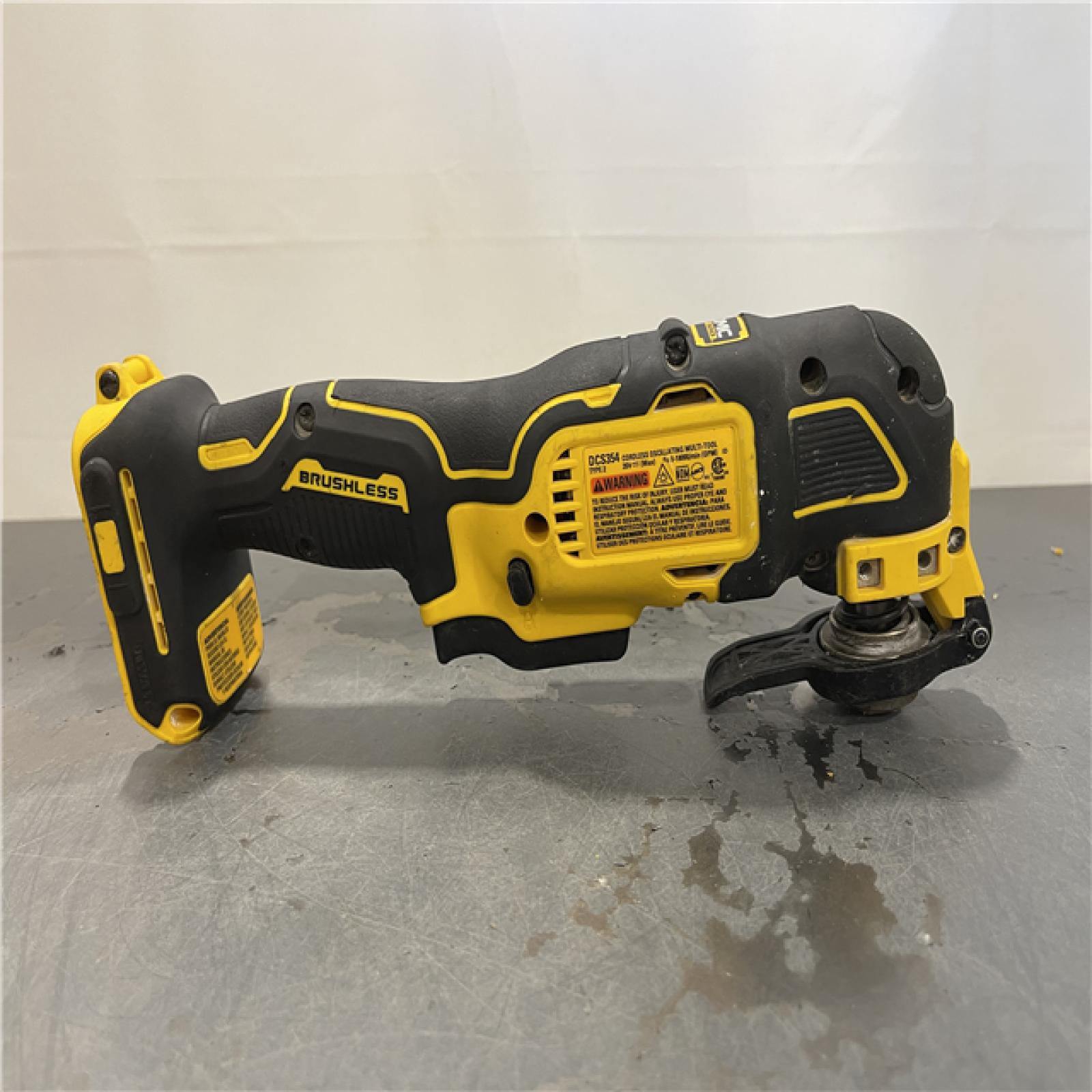 AS-IS - DEWALT ATOMIC 20V MAX Cordless Brushless Oscillating Multi Tool