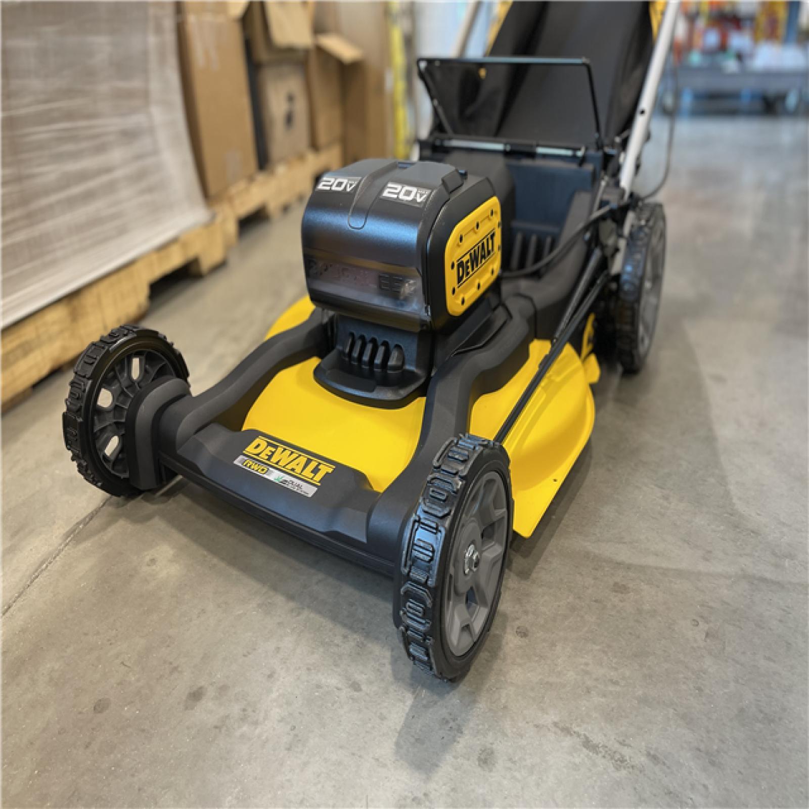 AS-IS - DeWalt 2x20V MAX 21 in. Cordless Battery Powered Self Propelled Lawn Mower Kit