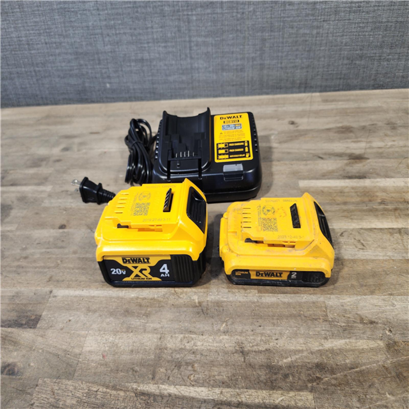 HOUSTON LOCATION - AS-IS DEWALT 2 TOOL COMBO KIT W/ (2) BATTERY & CHARGER