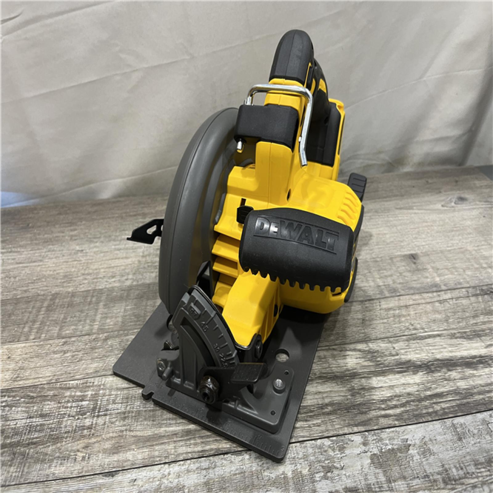 AS-IS DEWALT FLEXVOLT 60V MAX Cordless Brushless 7-1/4 in. Circular Saw with Brake (Tool Only)