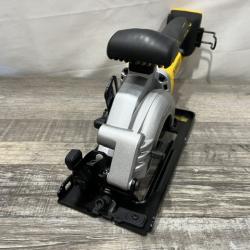 AS-IS DEWALT ATOMIC 20V MAX Cordless Brushless 4-1/2 in. Circular Saw (Tool Only)