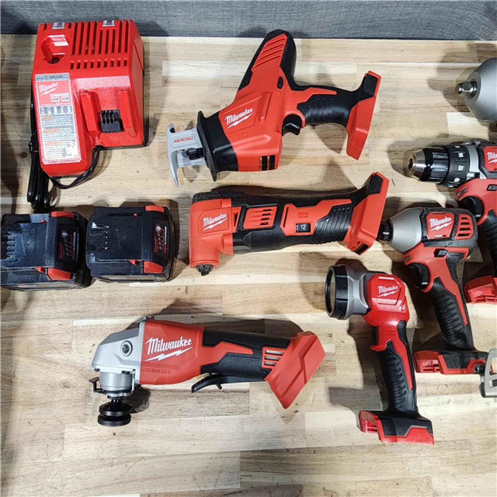 HOUSTON LOCATION - AS-IS Milwaukee 7 Tool Combo Kit W/ (2) Battery & Charger