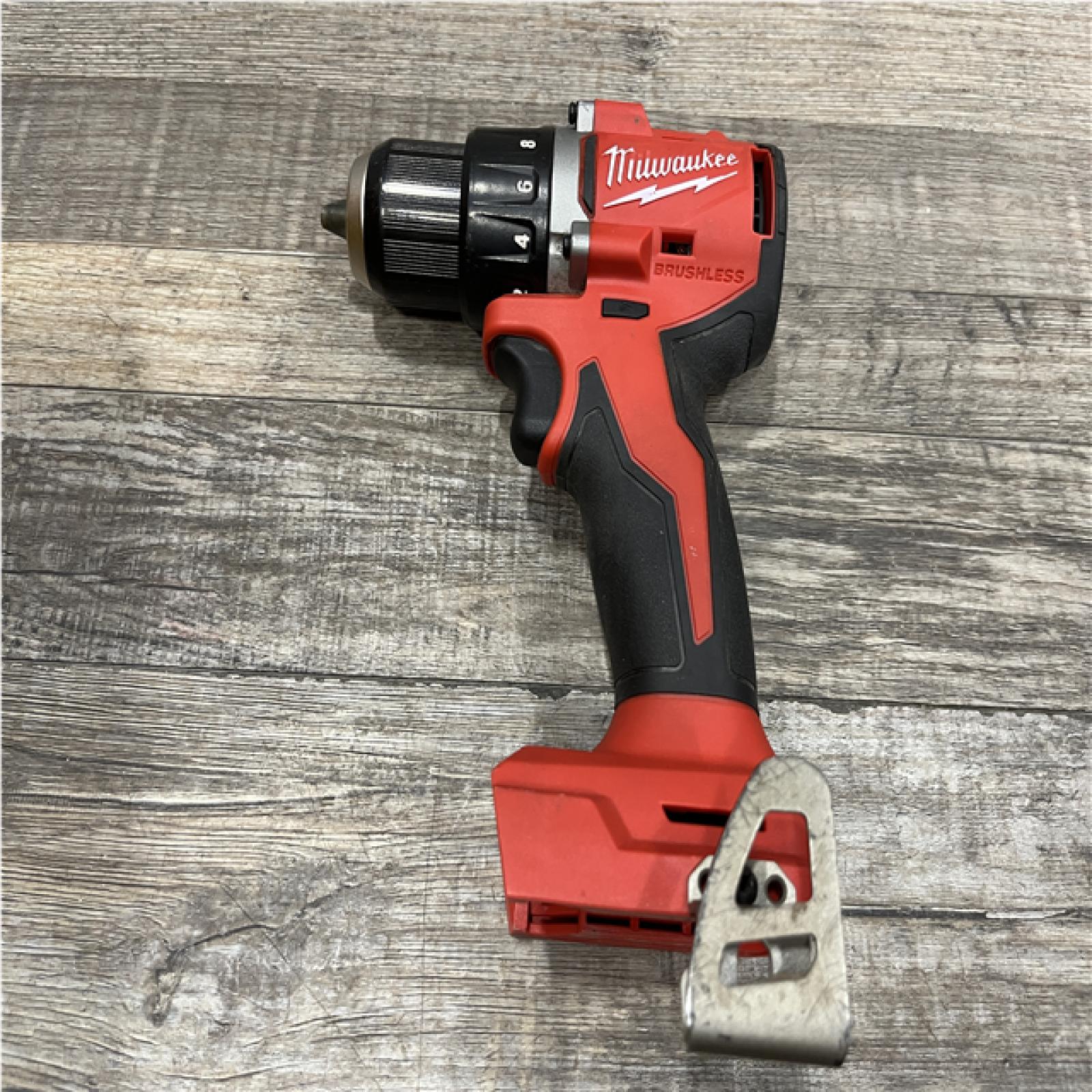AS-IS Milwaukee 18V Lithium-Ion Brushless Cordless 1/2 in. Compact Drill/Driver with kit