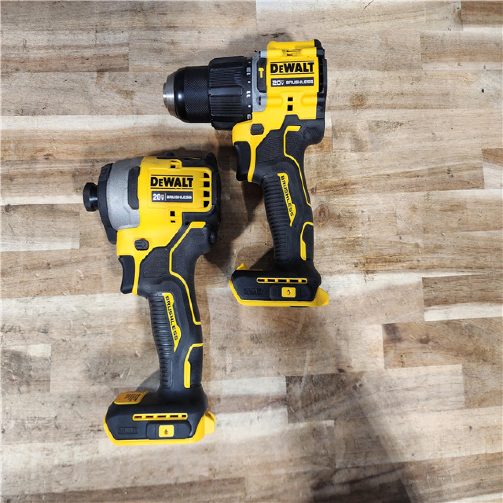 HOUSTON LOCATION - AS-IS DEWALT 2 TOOL COMBO KIT W/ (2) BATTERY & CHARGER