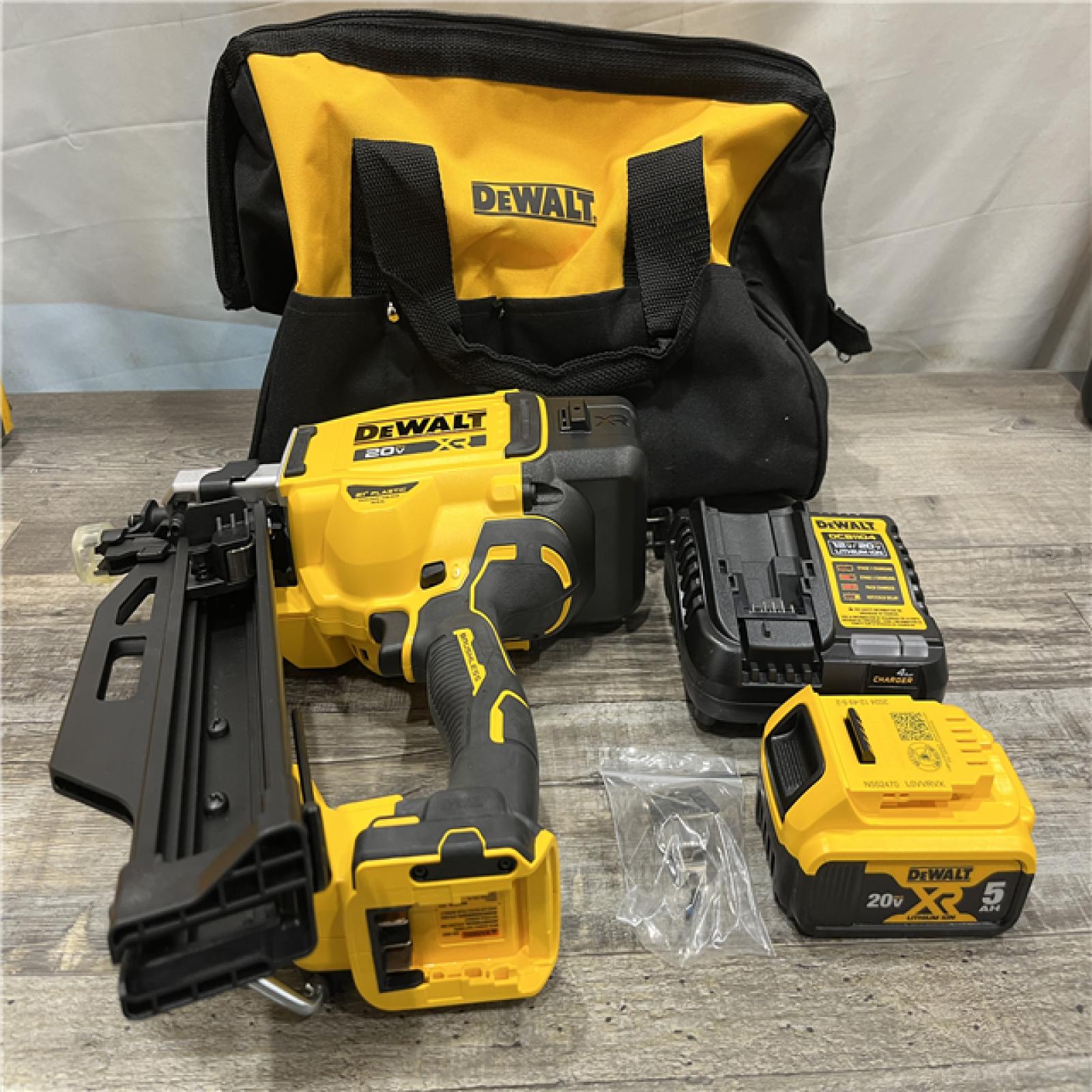 AS-IS DEWALT 20-Volt 21° Cordless Framing Nailer Kit