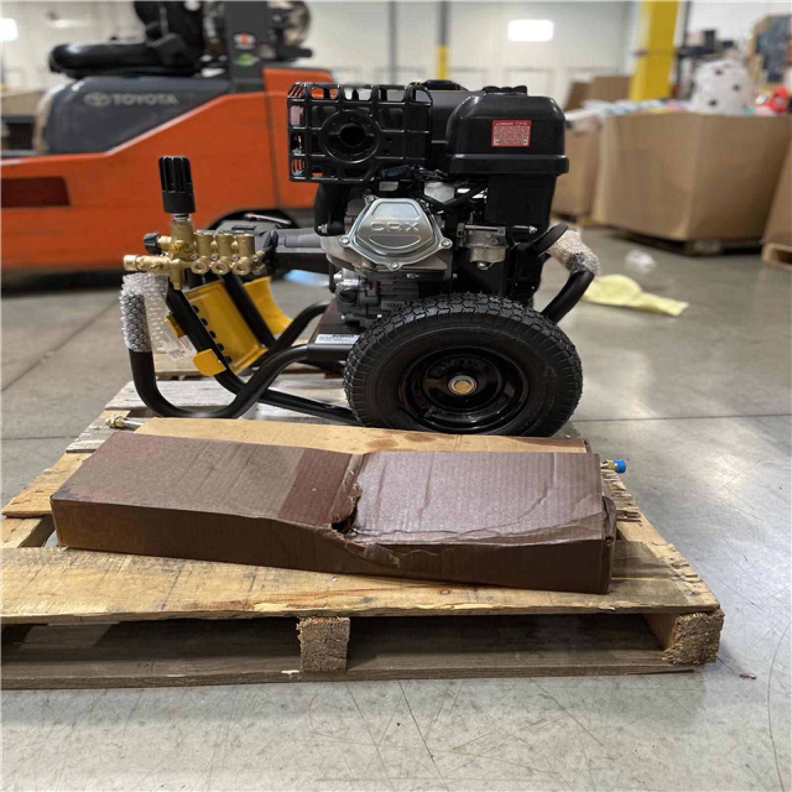 DALLAS LOCATION - AS-IS DEWALT 4400 4.0GPM