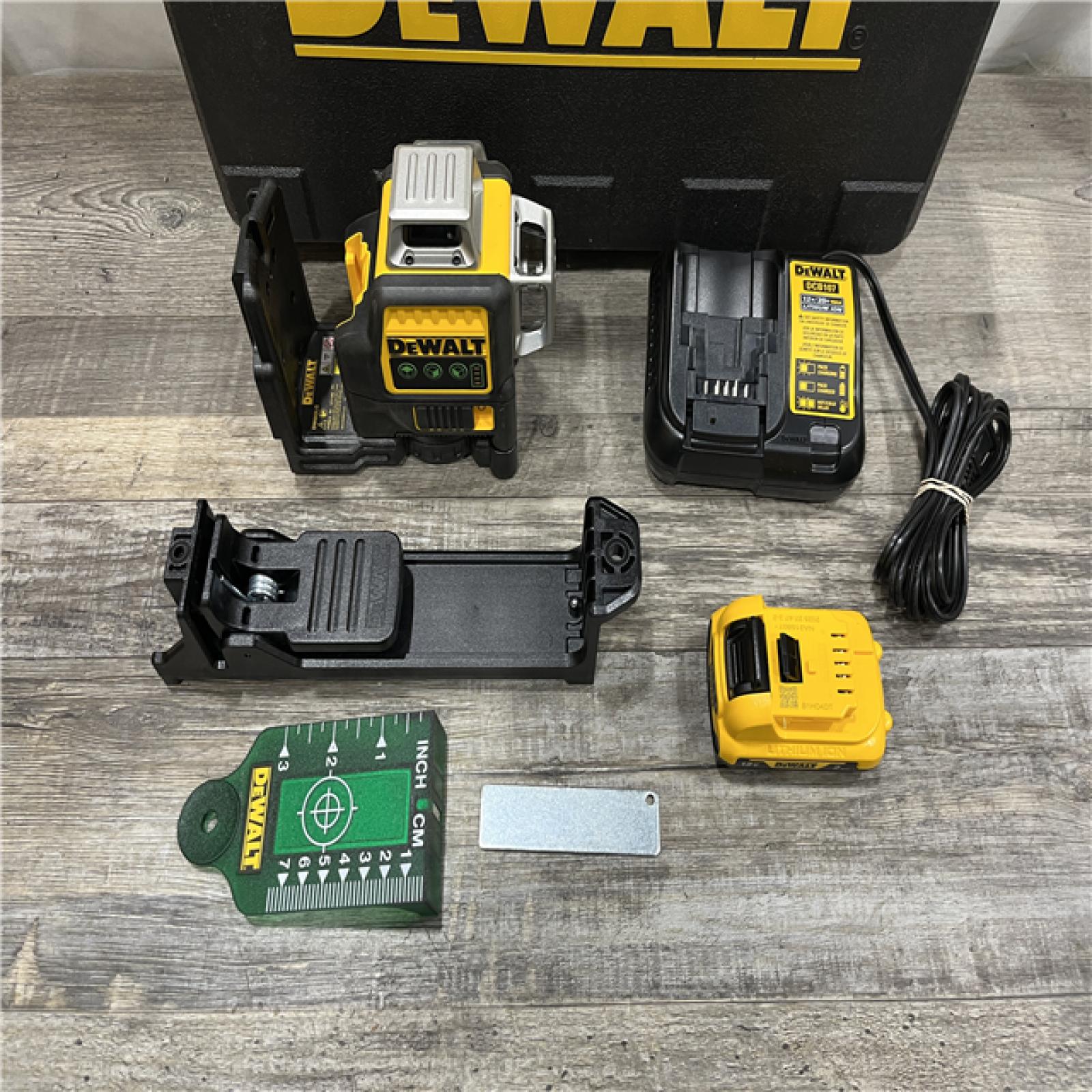 AS-IS DEWALT 12V MAX Lithium-Ion 100 ft. Green Self-Leveling 3-Beam 360 Degree Laser Level Kit