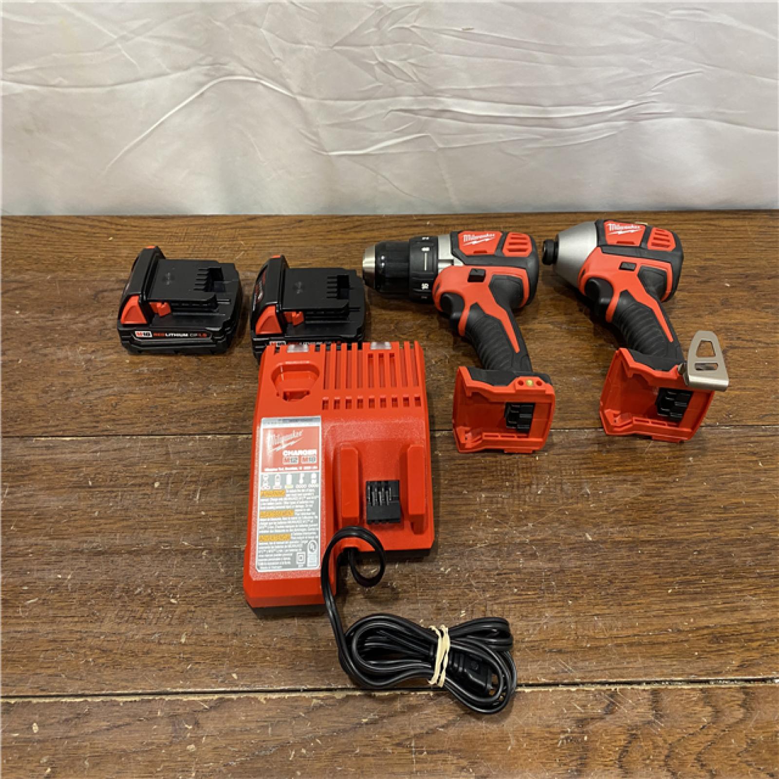 SA-IS Milwaukee M18 18V Cordless Brushed 2 Tool Drill/Driver and Impact Driver Kit