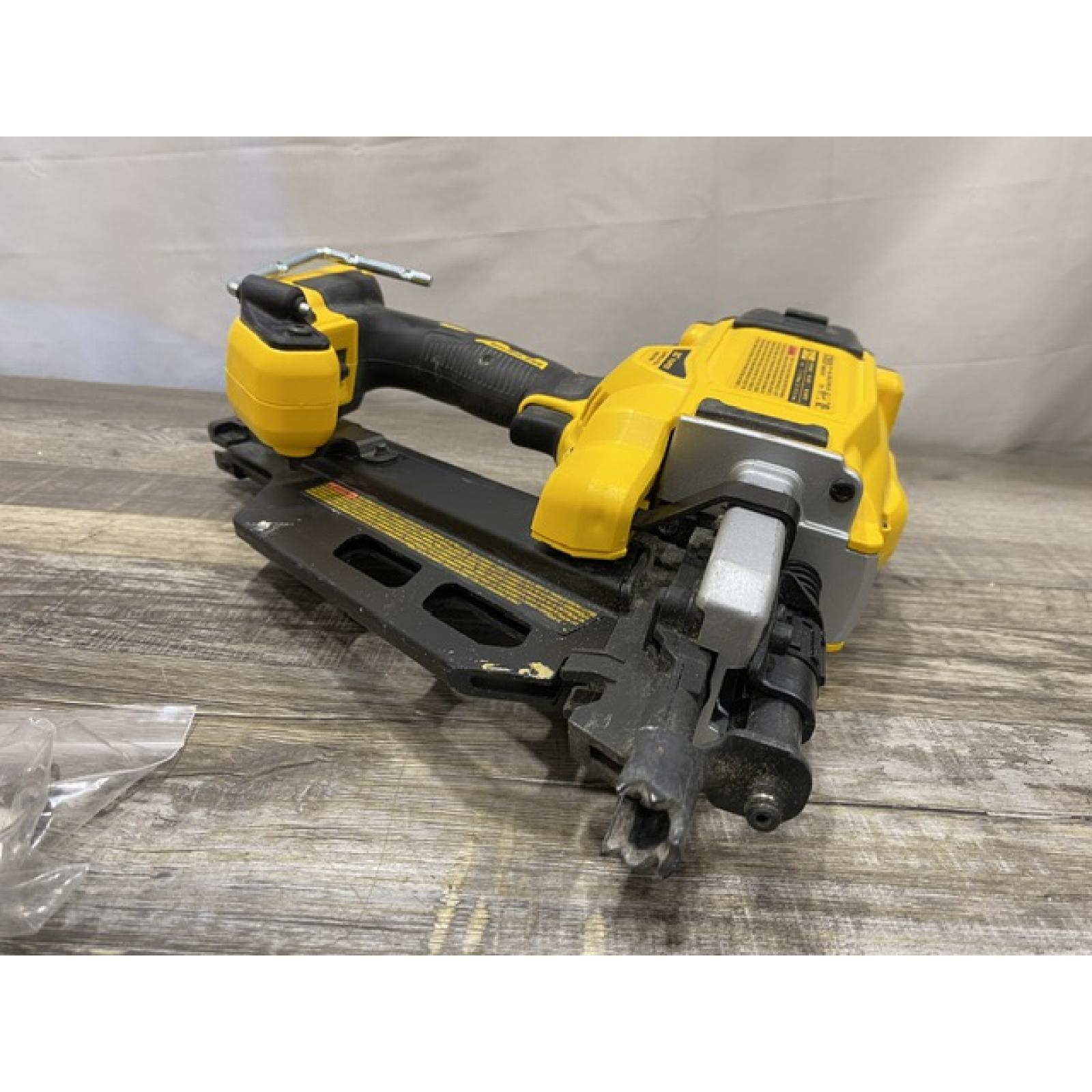 AS-IS DEWALT 20V 30 Degree Cordless Framing Nailer (Tool-Only)