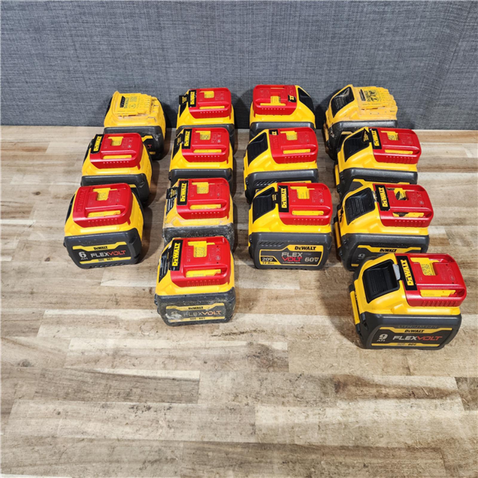 HOUSTON LOCATION - AS - IS DEWALT BATTERY PACK QTY - 15