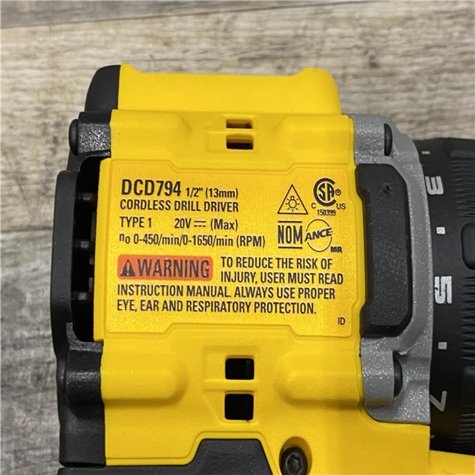 AS-IS DEWALT Atomic 20V Lithium-Ion Cordless Compact 1/2 in. Drill/Driver Kit