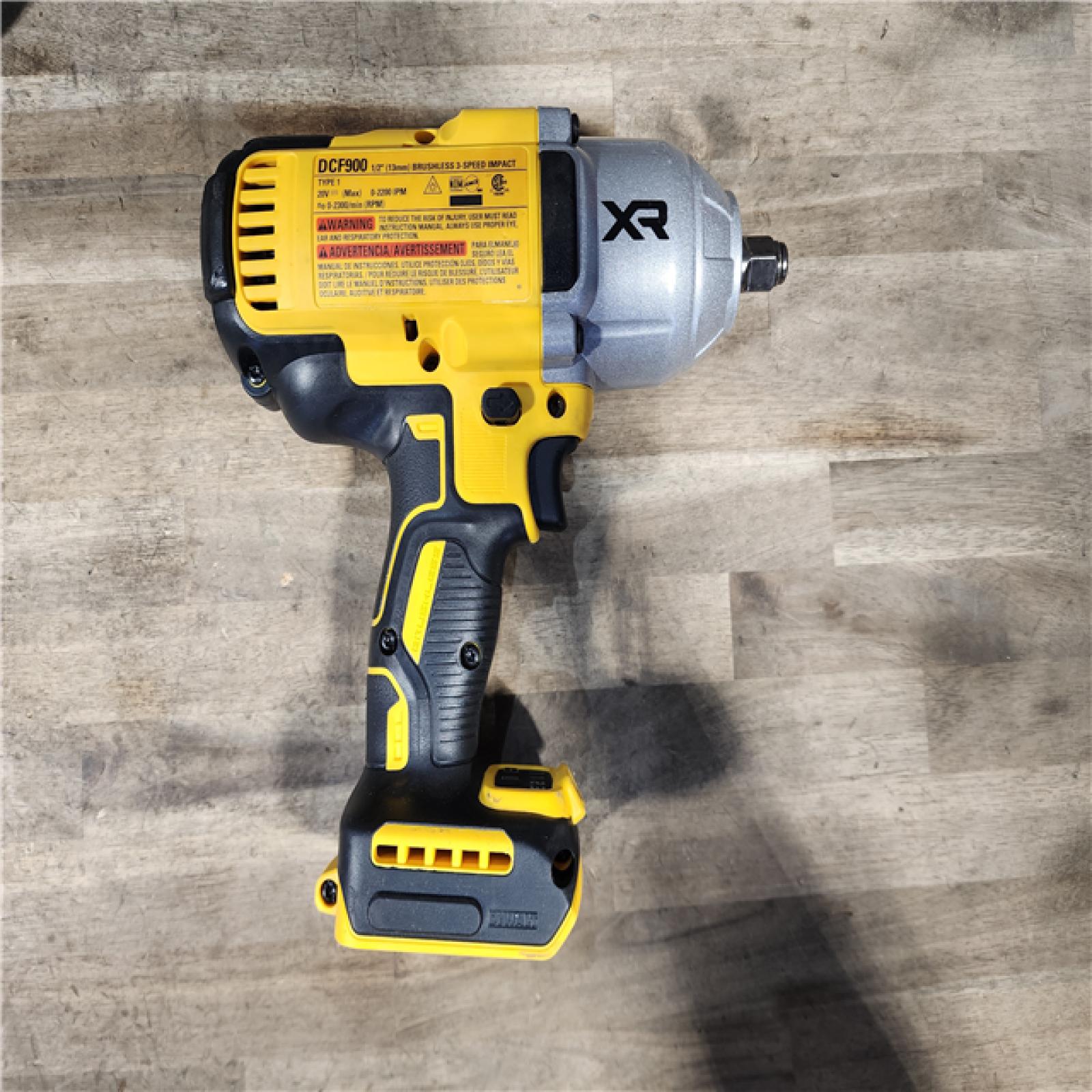 HOUSTON LOCATION - AS-IS (APPEARS LIKE NEW) Dewalt 20V MAX Lithium-Ion Cordless 1/2 in. Impact Wrench Kit W/ BATTERY & CHARGER