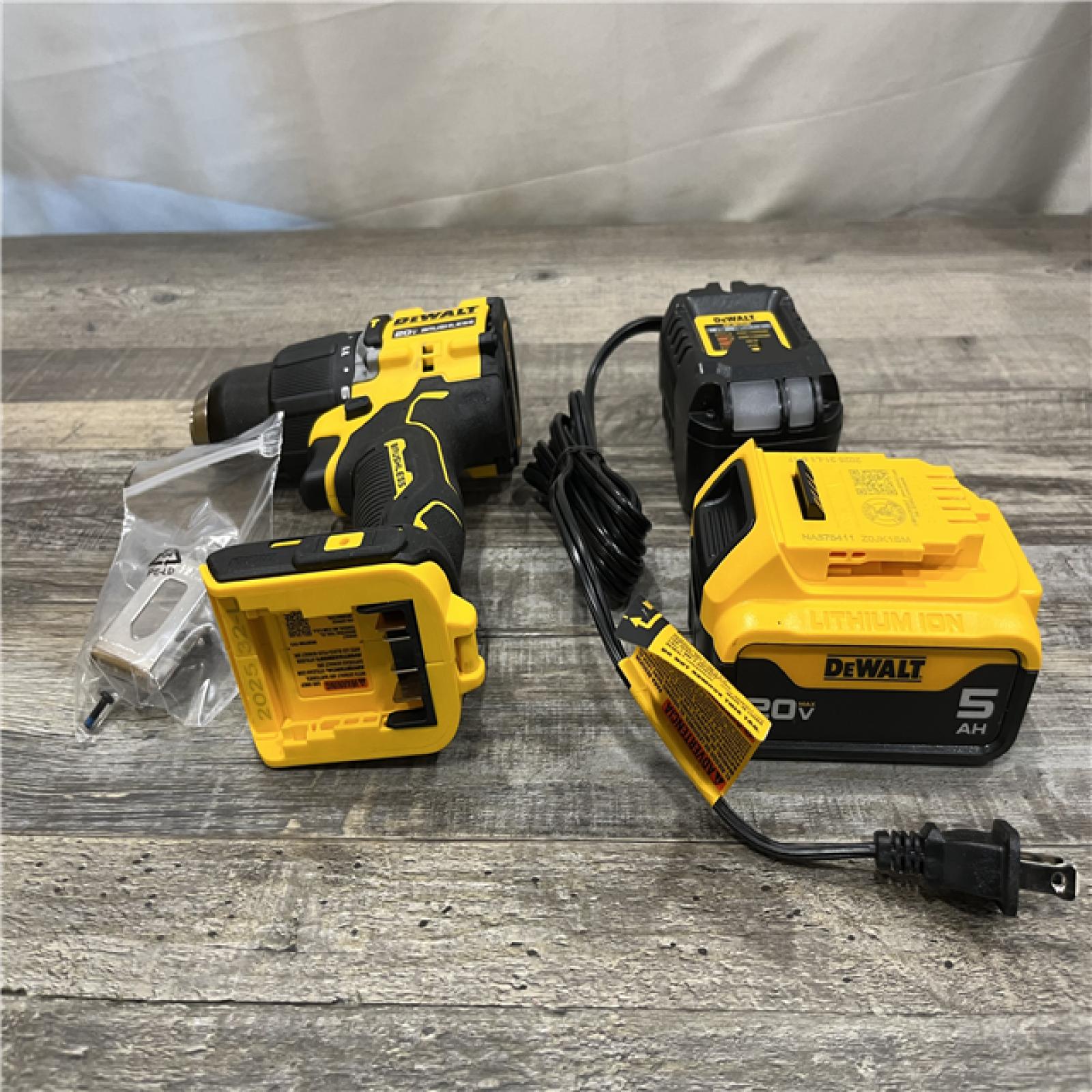 AS-IS DEWALT ATOMIC 20V Lithium-Ion Cordless 1/2 in. Hammer Drill Kit