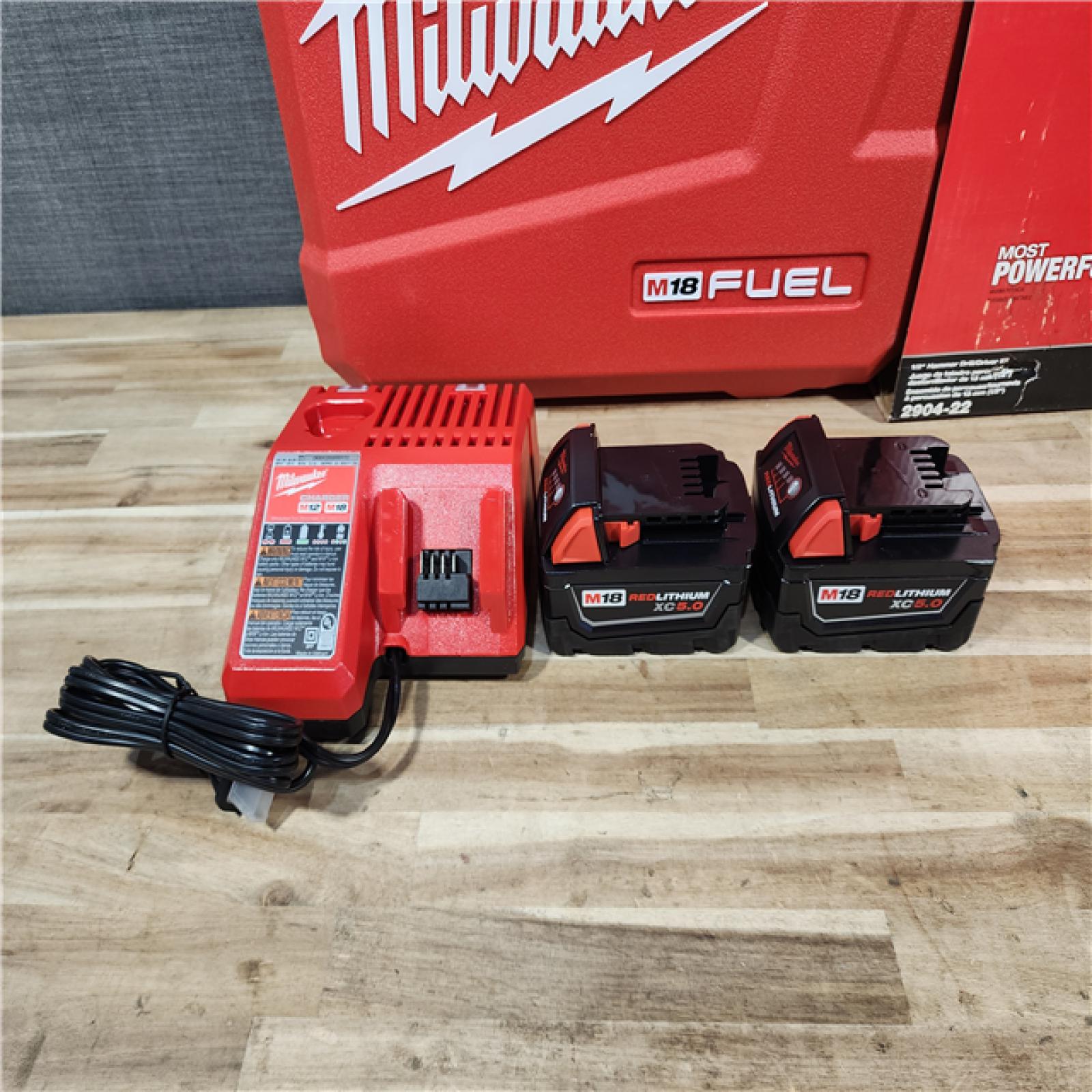 HOUSTON LOCATION - AS-IS (APPEARS LIKE NEW) Milwaukee FUEL 18V Lithium-Ion Brushless Cordless 1/2 in. Hammer Drill Driver Kit