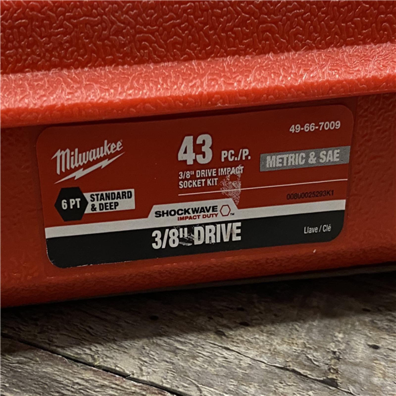 NEW - Milwaukee SHOCKWAVE 3/8 in. Drive SAE and Metric 6 Point Impact Socket Set (43-Piece)