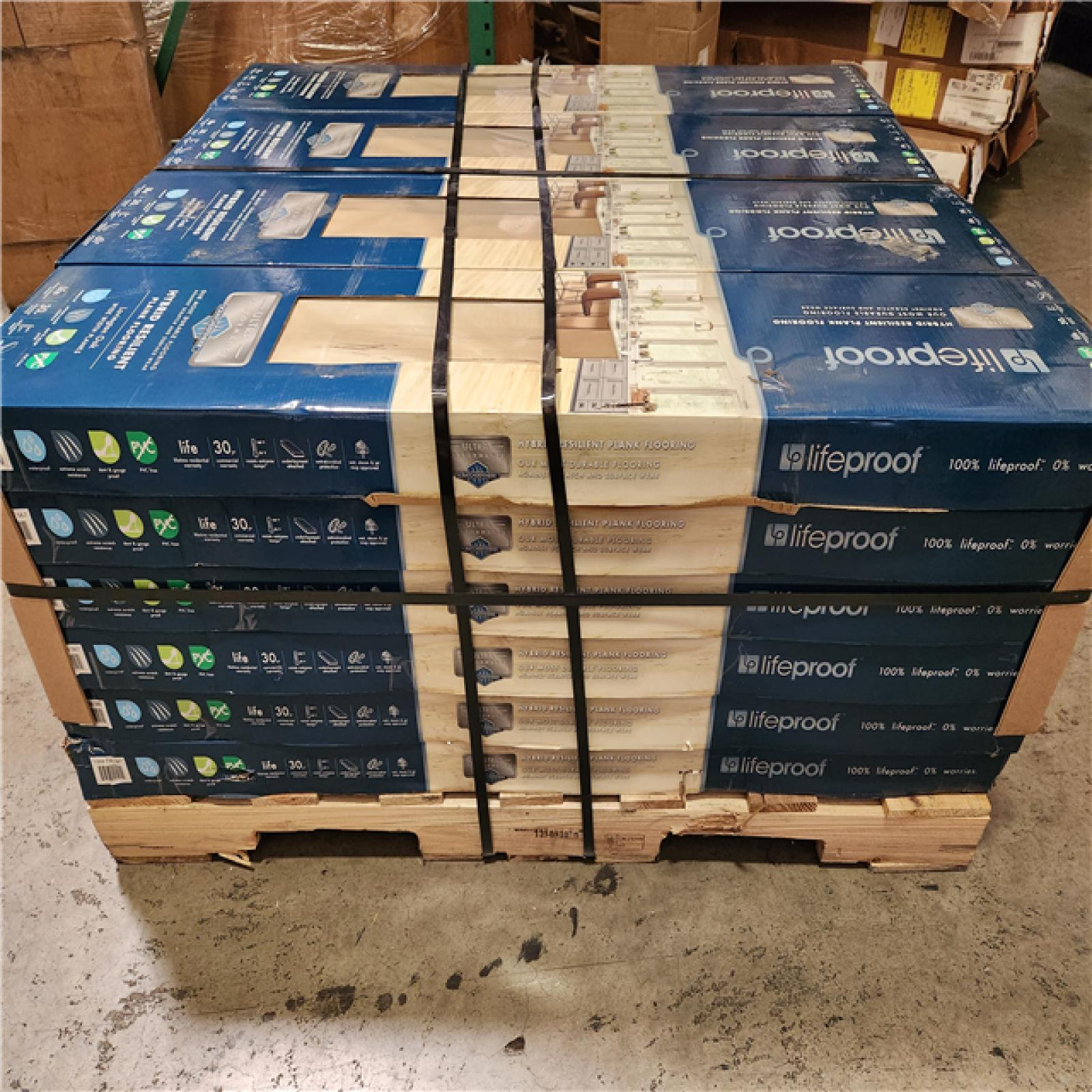 Phoenix Location Lifeproof Lovington Oak 9.4 in. W x 48 in. L Waterproof Hybrid Resilient Flooring (450 sqft 24 case)
