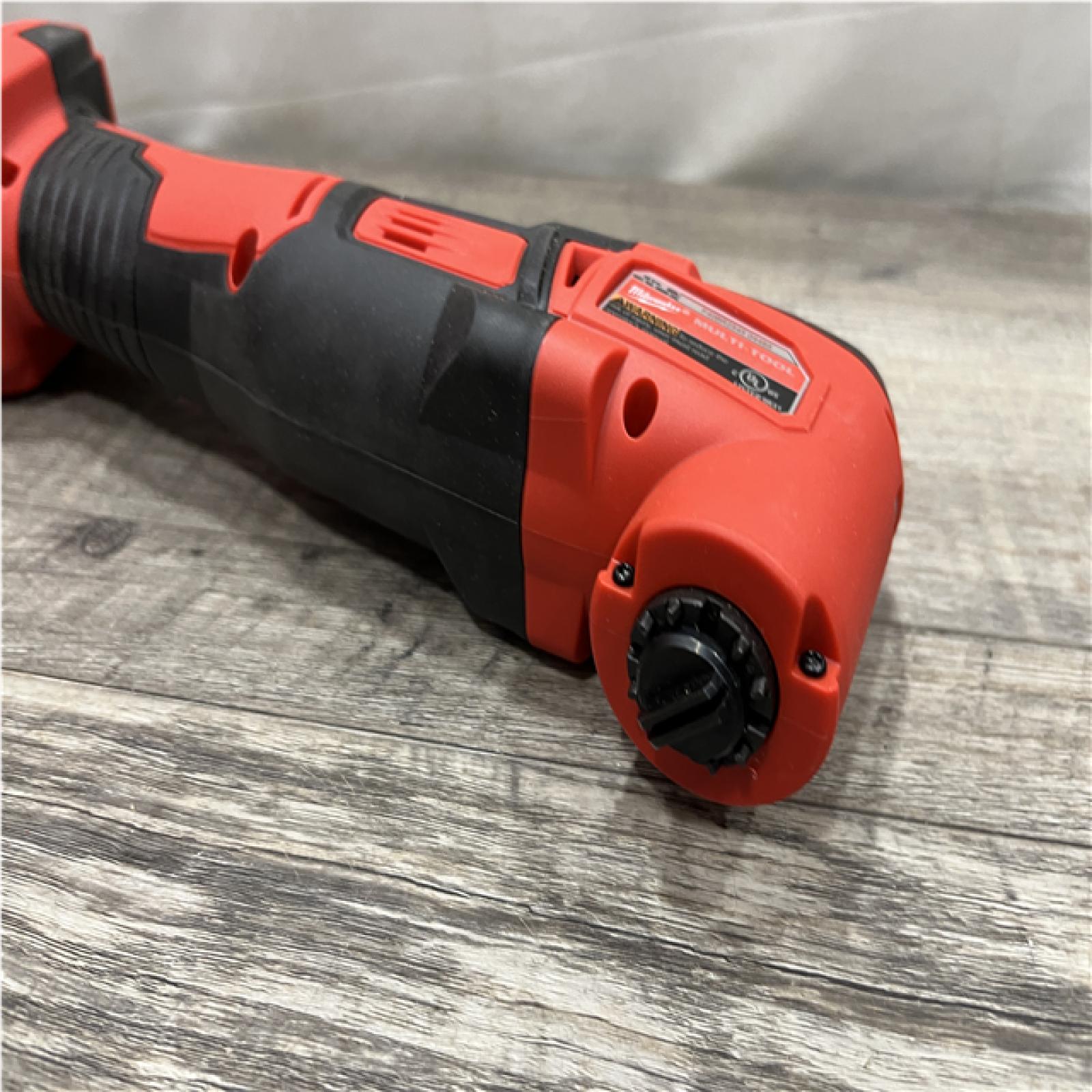 AS-IS Milwaukee 18V Lithium-Ion Cordless Oscillating Multi-Tool Kit