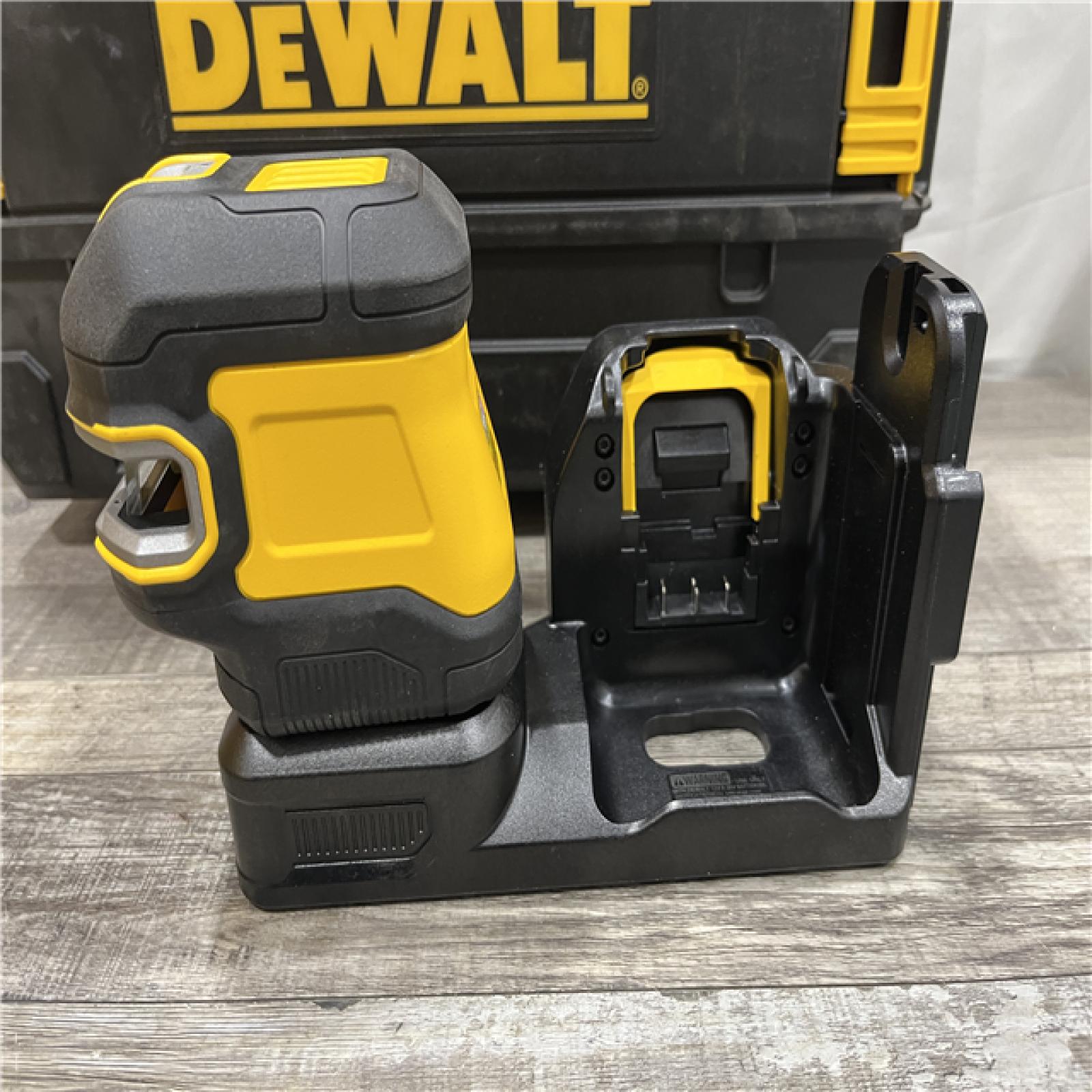 AS-IS DEWALT 20V Max Cordless Lithium-Ion Green Cross-Line Laser Level Kit
