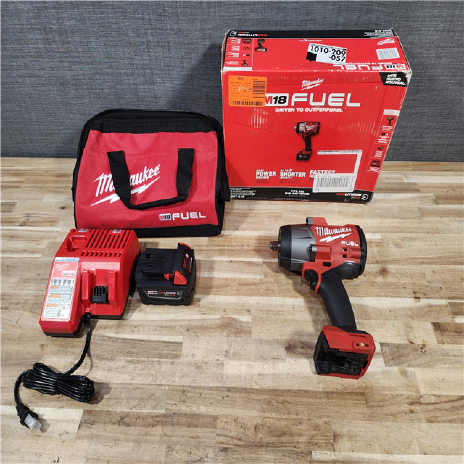HOUSTON LOCATION - AS-IS Milwaukee FUEL 18V Lithium-Ion Brushless Cordless 1/2 in. Impact Wrench w/Friction Ring Kit