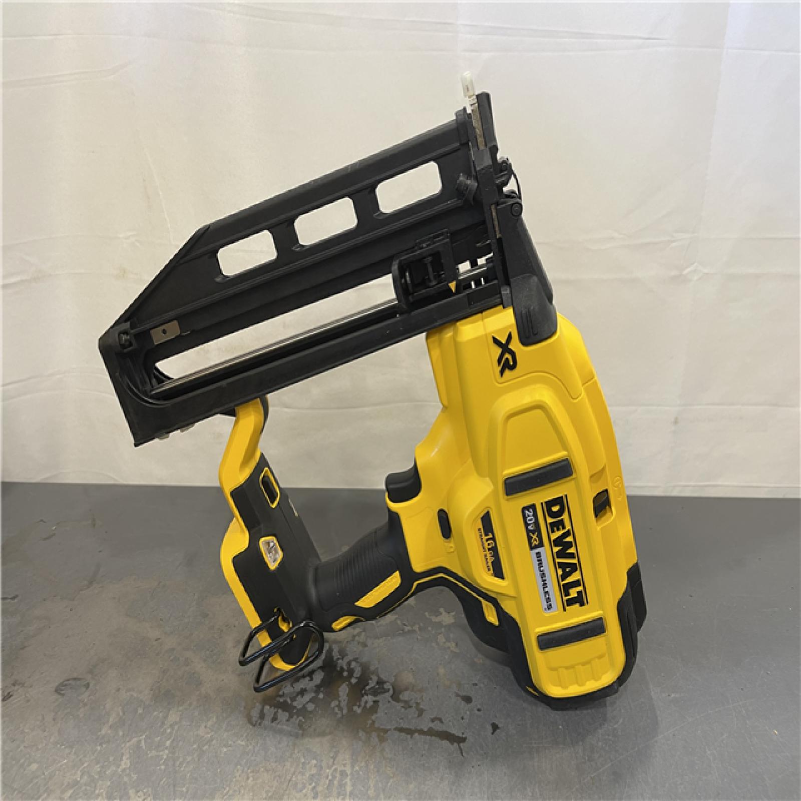 AS-IS - DEWALT 20V MAX XR 16-Gauge Lithium-Ion Cordless Finish Nailer