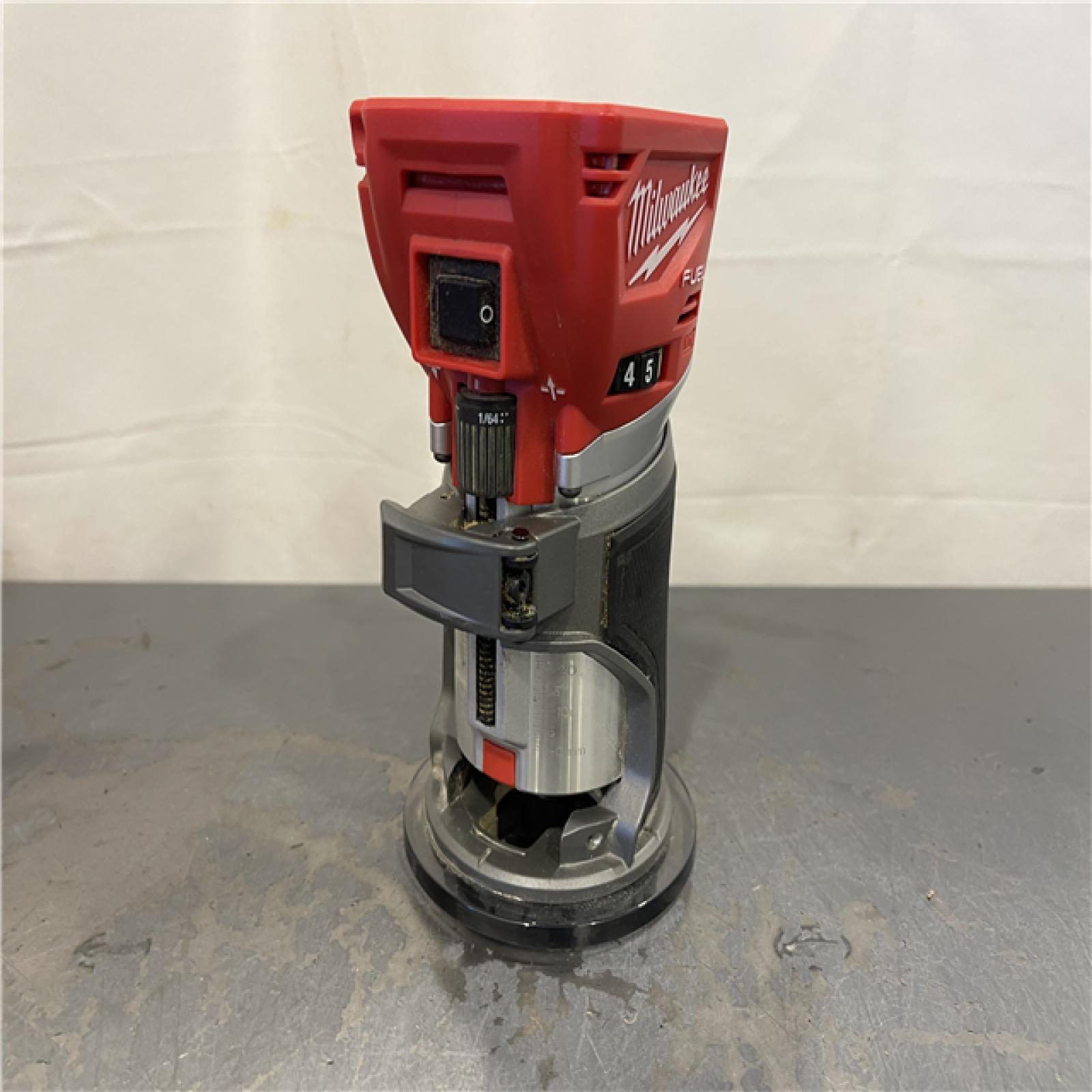 AS-UIS - Milwaukee M18 FUEL 18V Lithium-Ion Brushless Cordless Compact Router