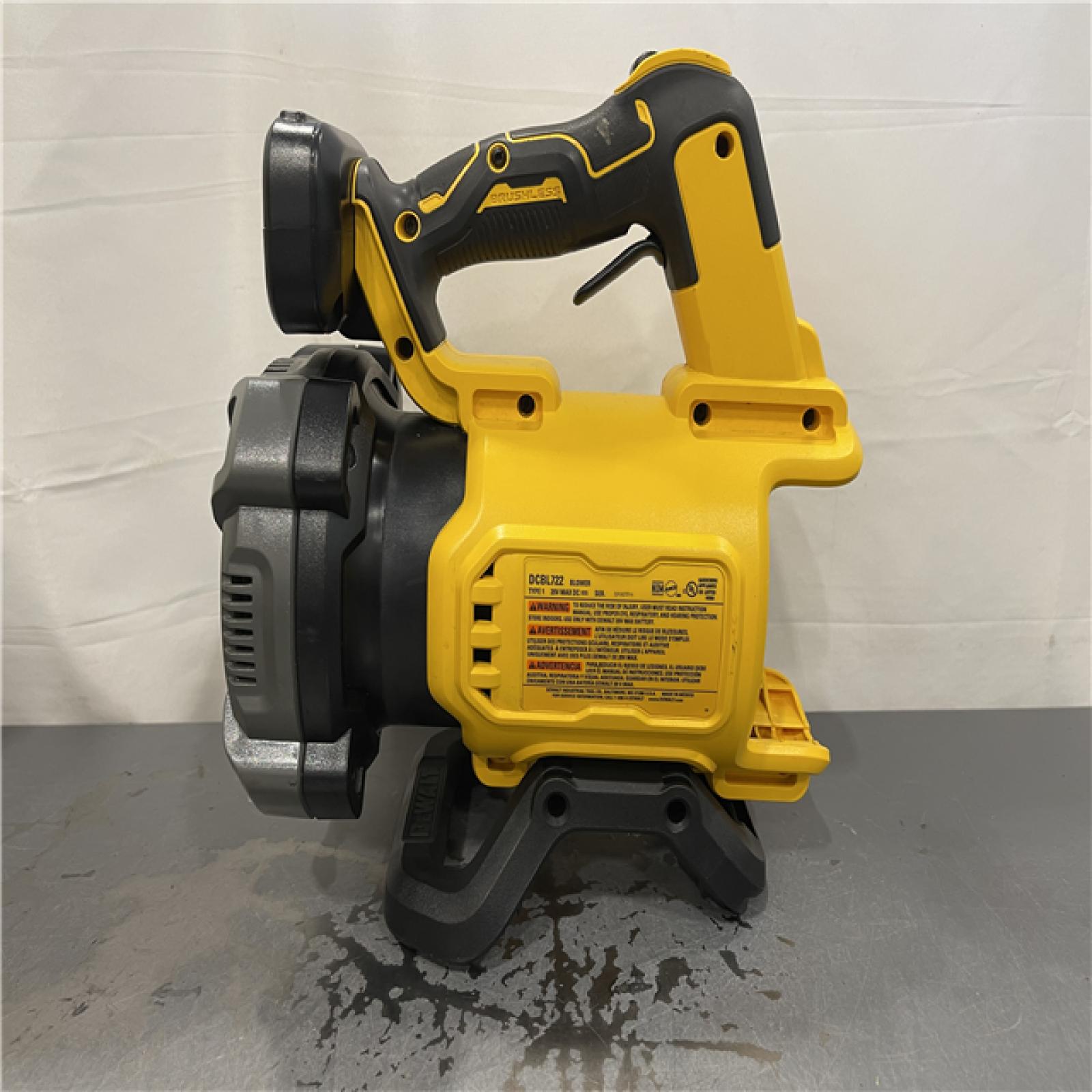 AS-IS - DEWALT 20V MAX 125 MPH 450 CFM Brushless Cordless Handheld Leaf Blower with Concentrator Nozzle