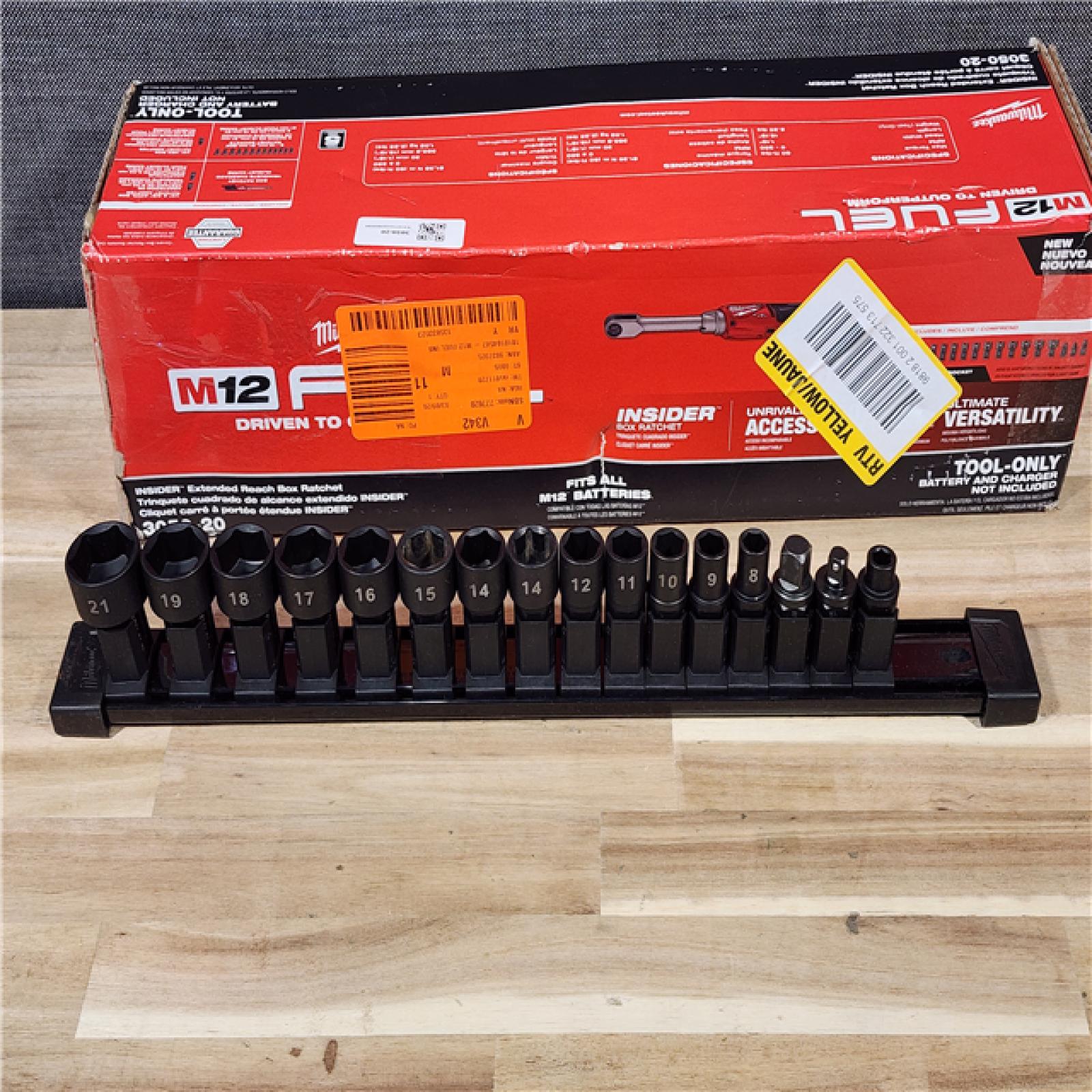 HOUSTON LOCATION - AS-IS Milwaukee FUEL INSIDER 12V Lithium-Ion Brushless Cordless 1/4 in. - 3/8 in. Extended Reach Box Ratchet (Tool-Only)