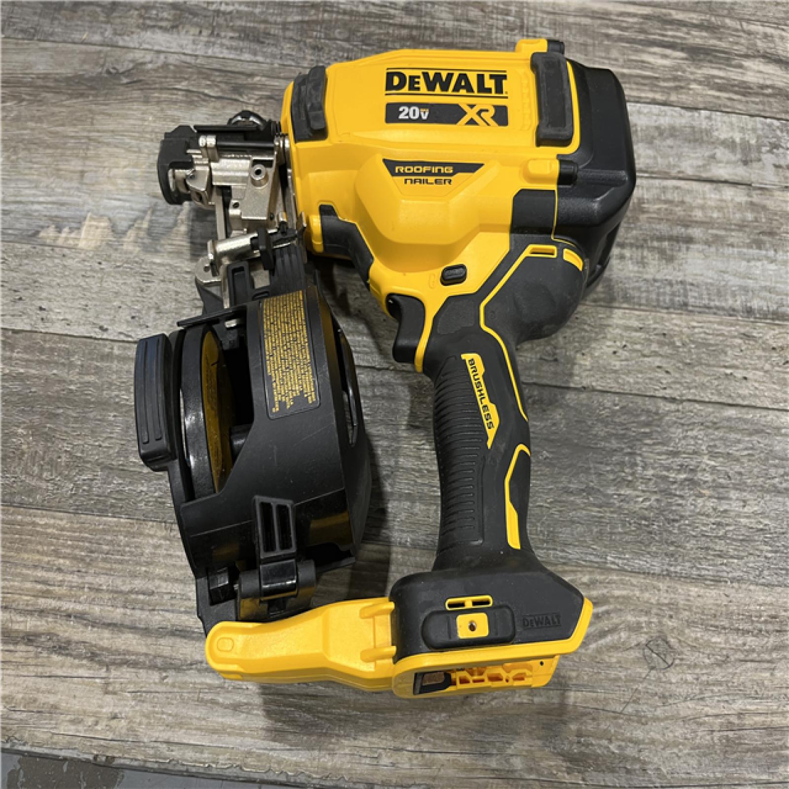 AS-IS DEWALT 20V MAX Lithium-Ion 15-Degree Electric Cordless Roofing Nailer Kit