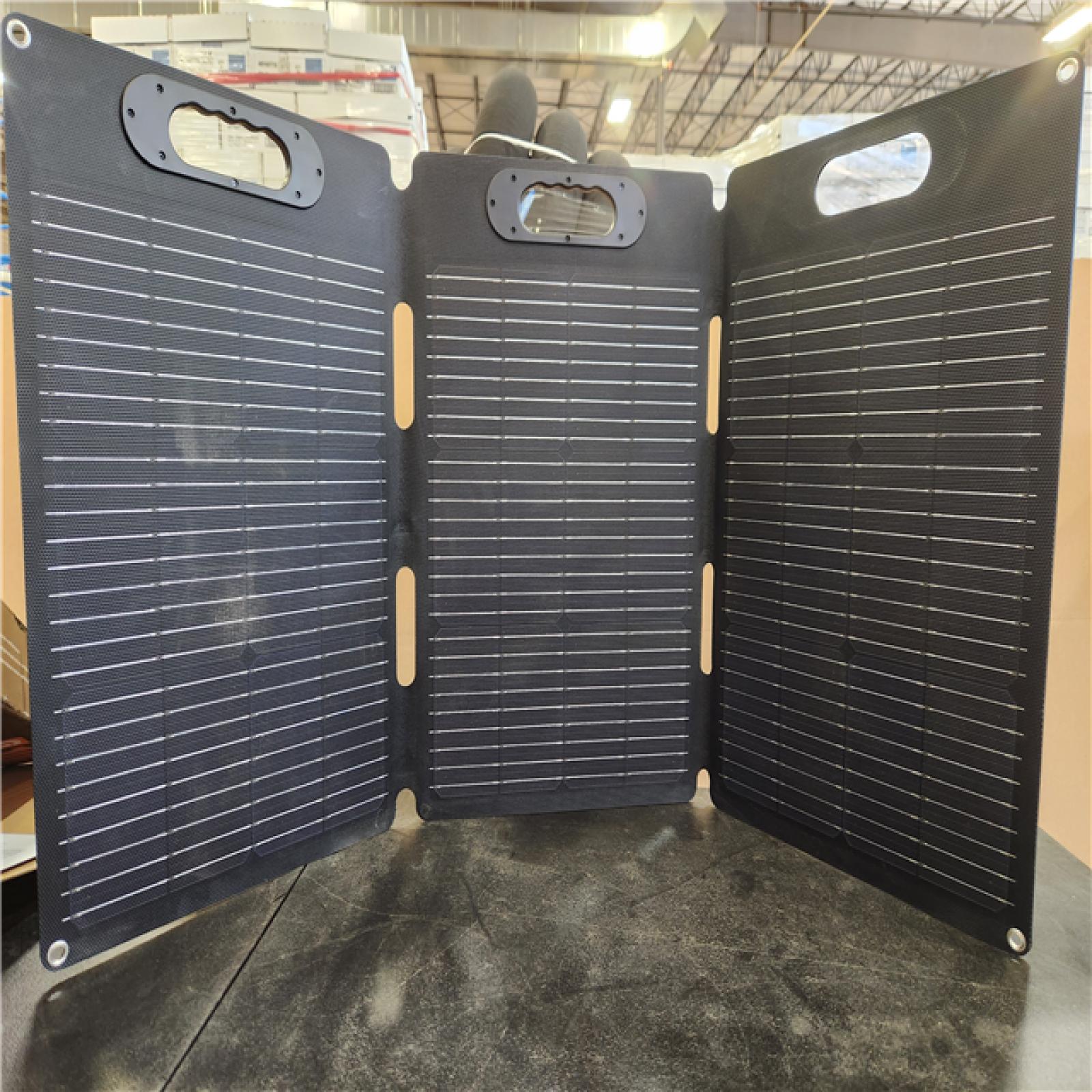 Phoenix NEW Generac 100-Watt Portable Solar Panel with 20.1 Volt Output  IP67 Solar Charger for Power Station / Generator - GS100
