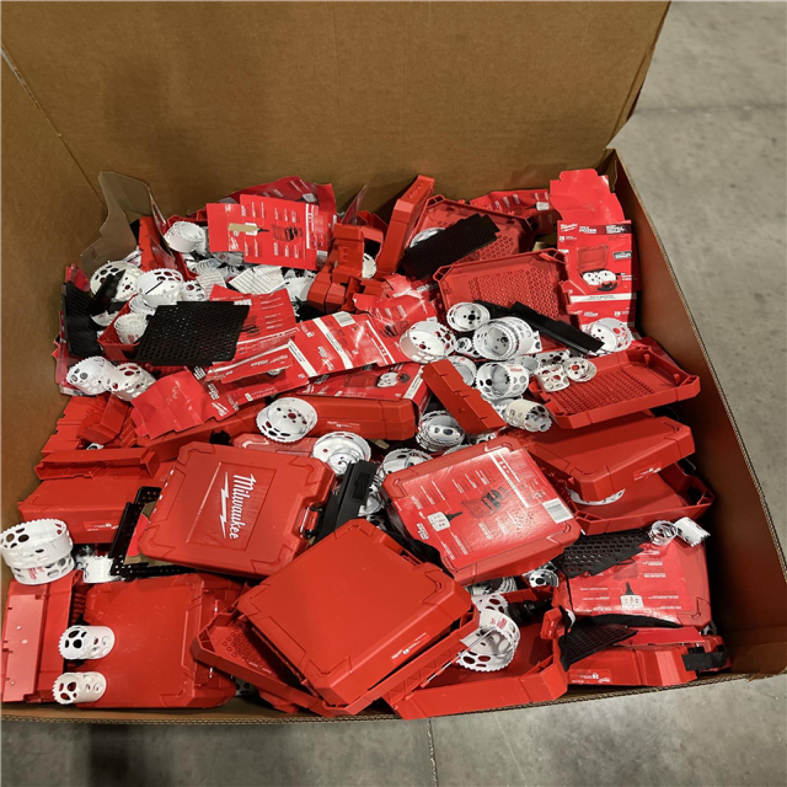 DALLAS LOCATION- AS-IS MILWAUKEE HOLE DOZER PALLET