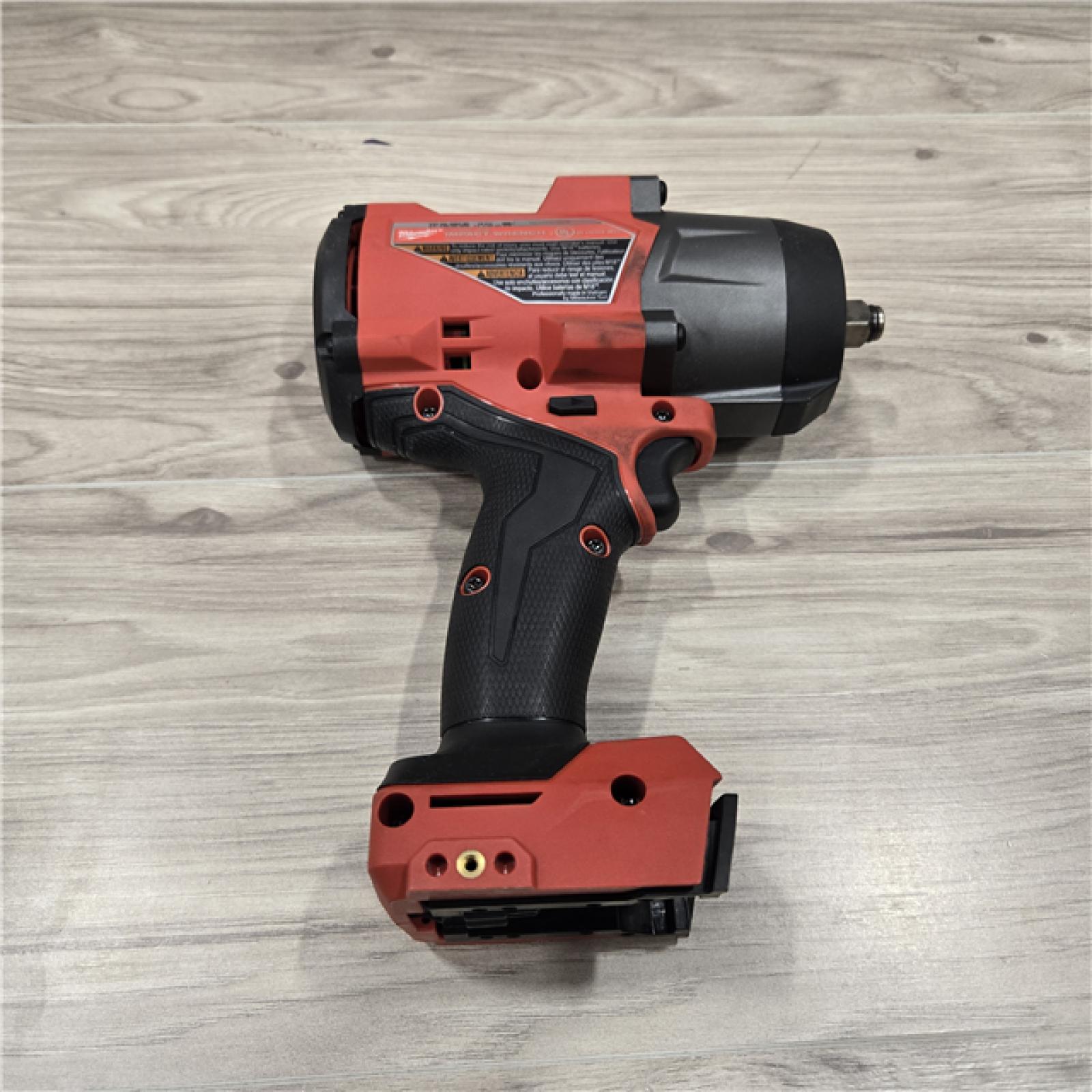 AS-IS Milwaukee M18 Cordless High Torque Impact Wrench Kit
