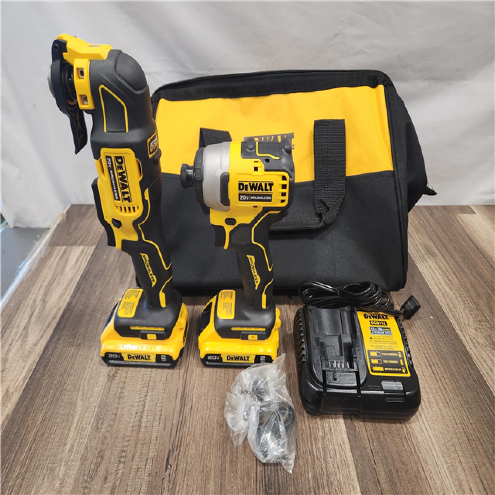 AS-IS- DeWalt 20V MAX ATOMIC Cordless Brushless 2-Tool Combo Kit