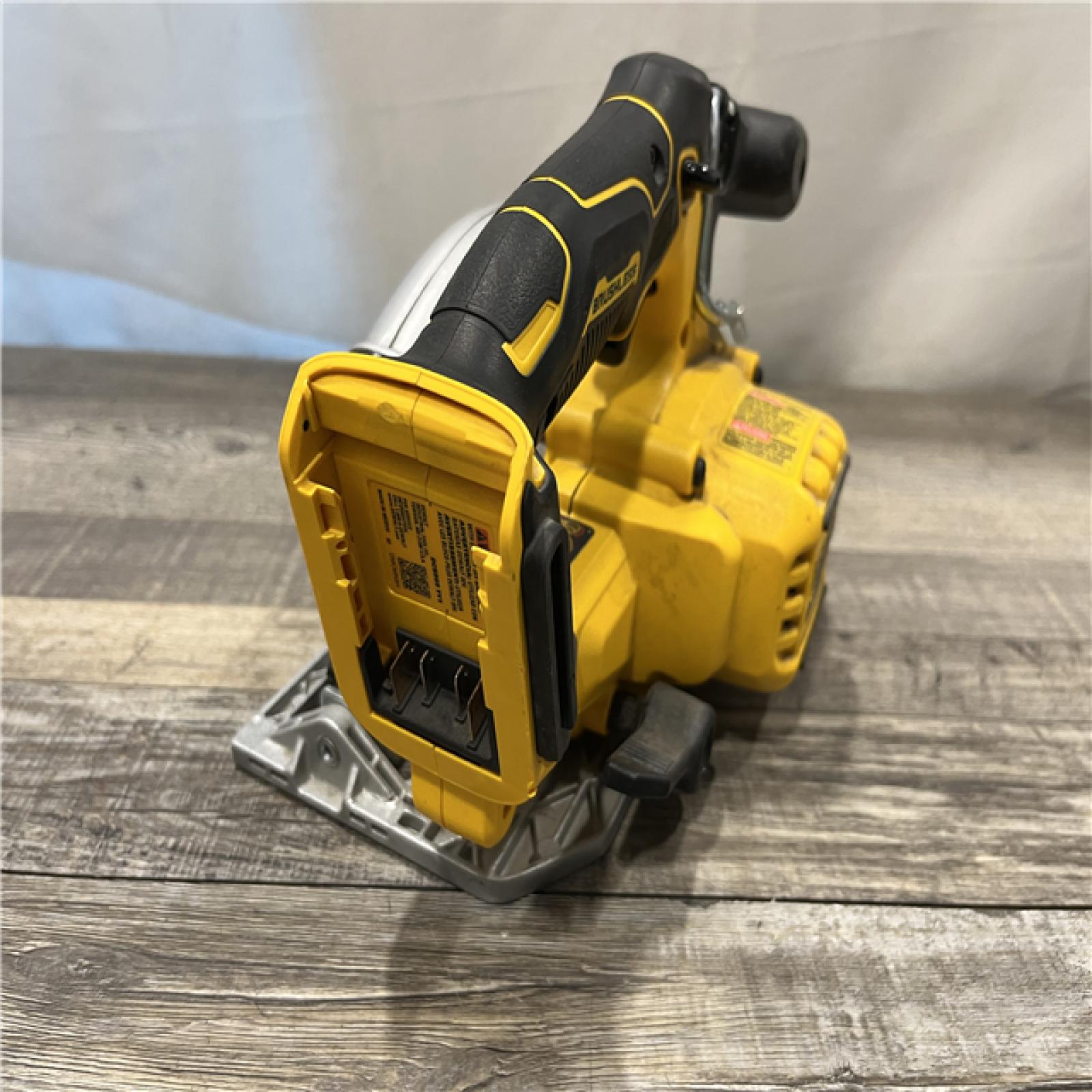AS-IS DEWALT 20V MAX Cordless Brushless 6-1/2 in. Sidewinder Style Circular Saw (Tool Only)