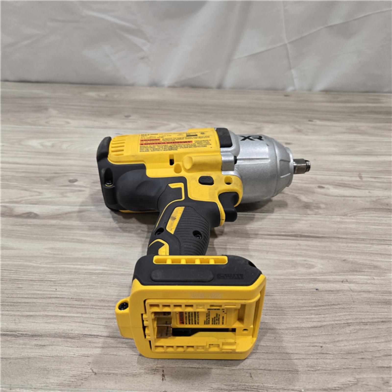 AS-IS Dewalt 20V MAX Cordless 1/2 in. Impact Wrench Kit