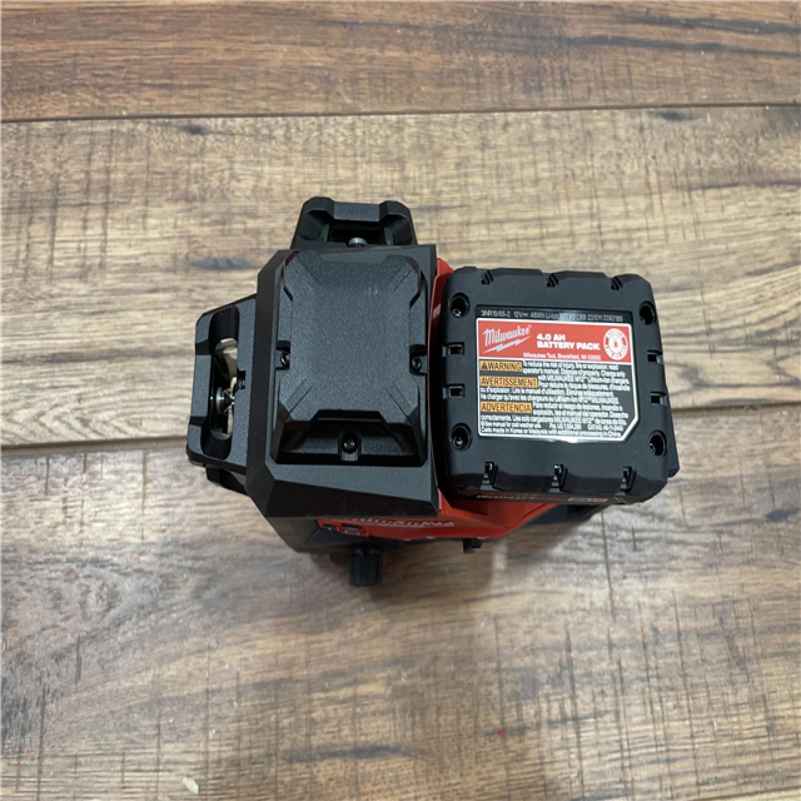 AS-IS Milwaukee-3632-21 M12 Green Beam Laser 360Â° 3-Plane Kit