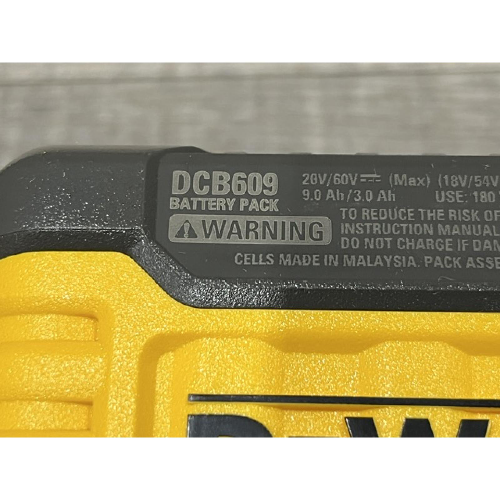 NEW - DEWALT FLEXVOLT 20V/60V MAX Lithium-Ion 9.0Ah Battery Pack (2 Pack)