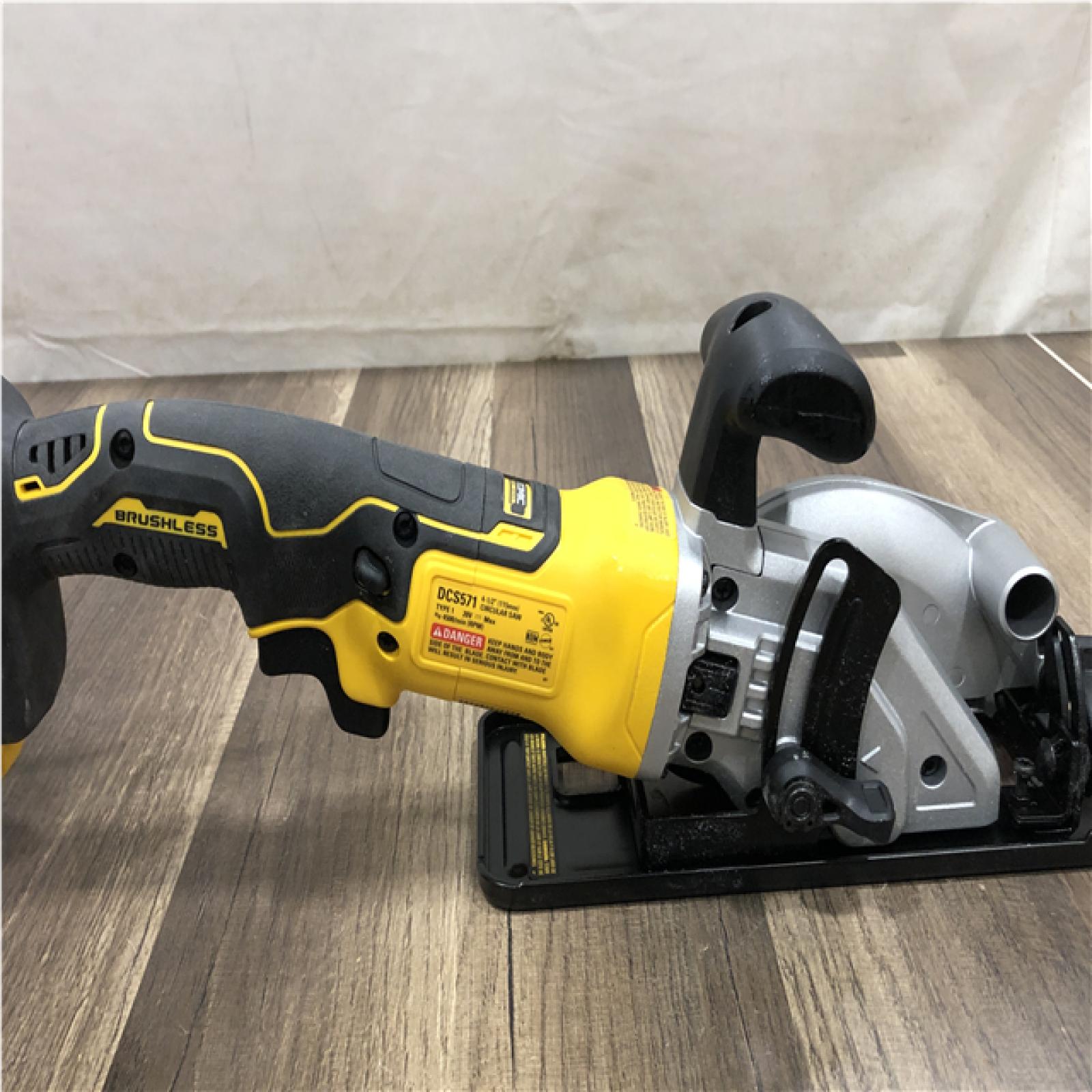 AS-IS DEWALT ATOMIC 20V MAX Cordless Brushless 4-1/2 in. Circular Saw (Tool Only)