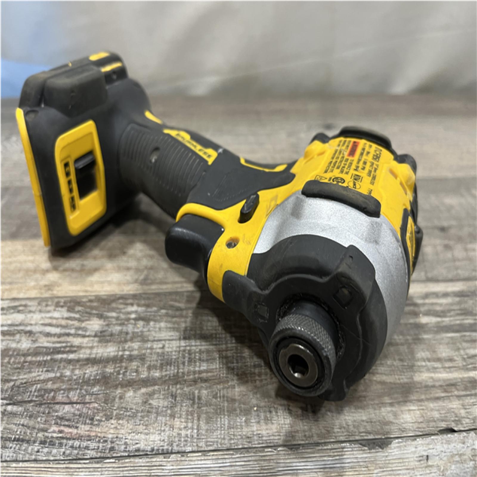 AS-IS DEWALT ATOMIC 20V MAX Lithium-Ion Cordless 1/4 in. Brushless Impact Driver Kit