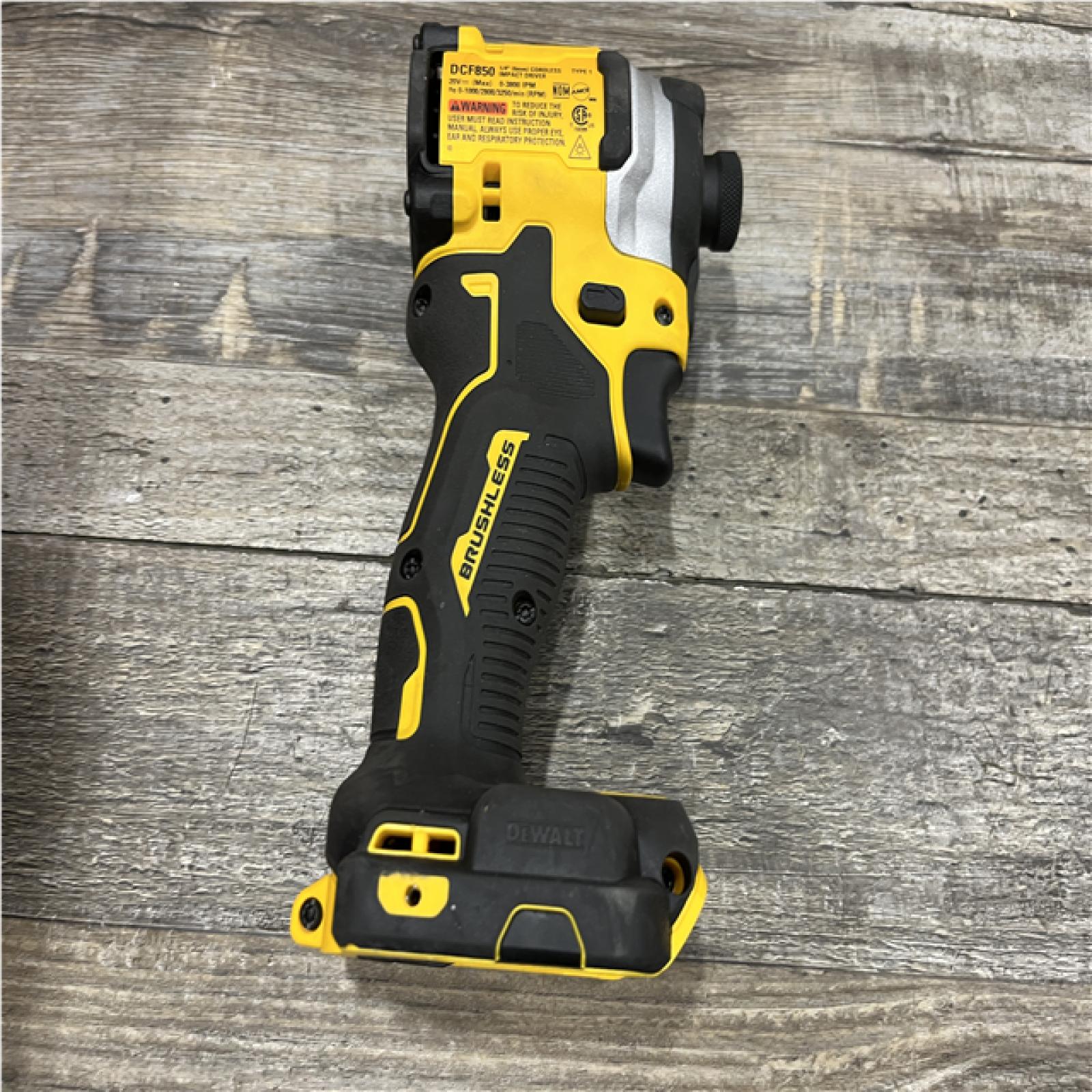 AS-IS DEWALT ATOMIC 20V MAX Lithium-Ion Cordless 1/4 in. Brushless Impact Driver Kit