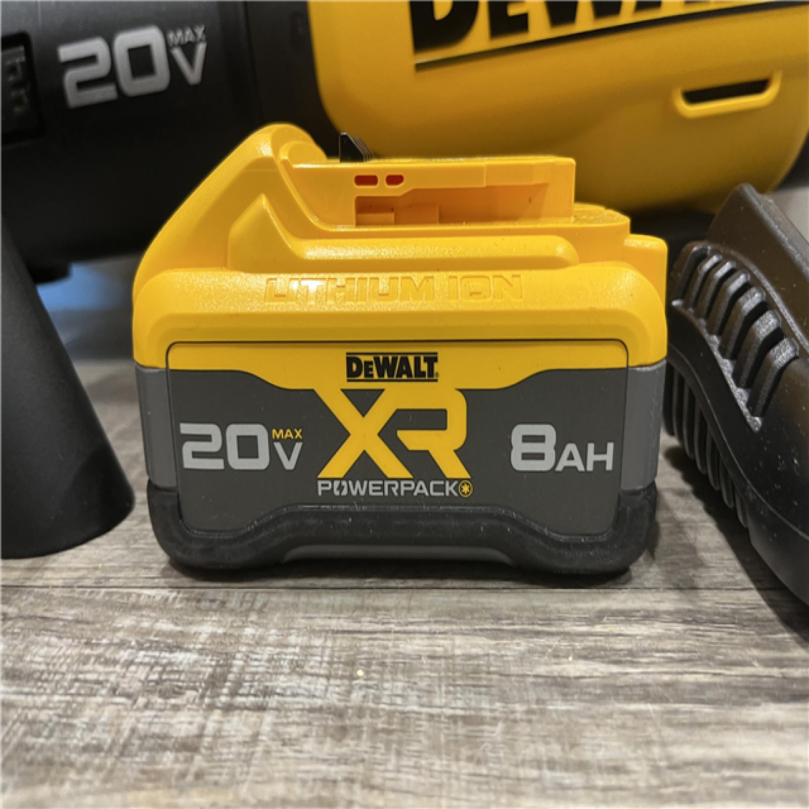 AS-IS DEWALT 20V MAX XR 550 CFM 133 MPH Cordless Battery Powered Blower Kit