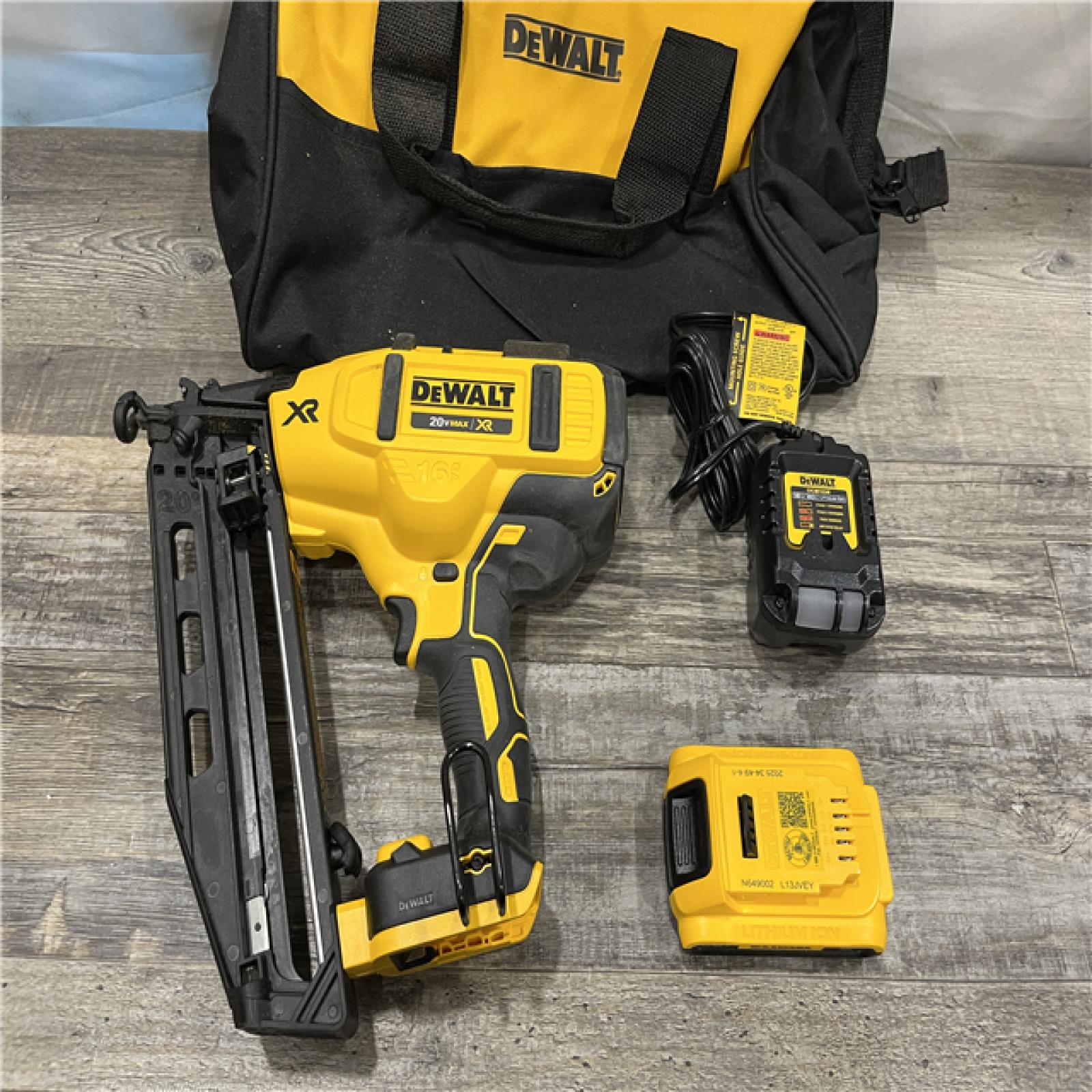 AS-IS DEWALT 20V MAX XR 16-Gauge Electric Cordless Angled Finishing Nailer Kit