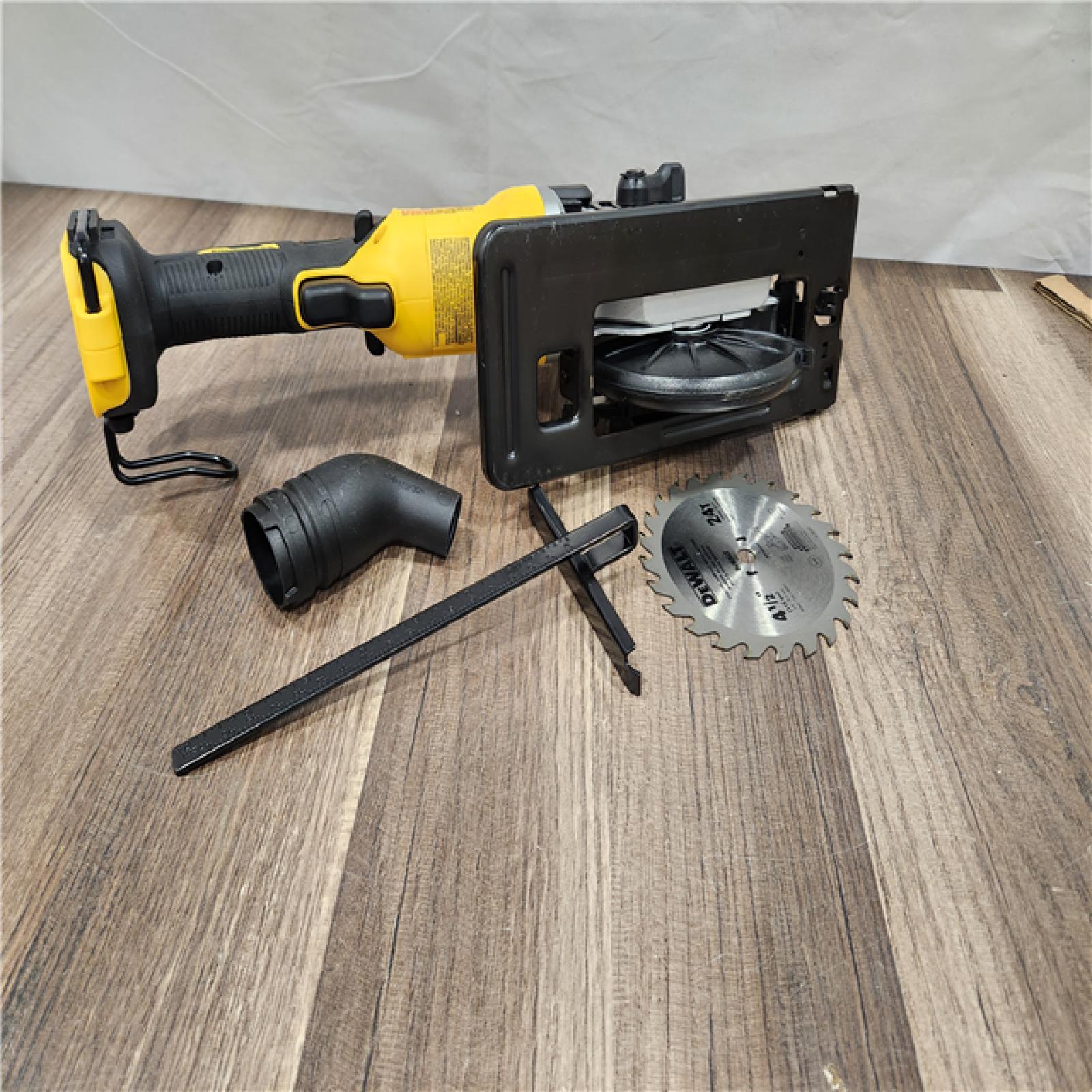AS-IS DEWALT ATOMIC 20V MAX Cordless Brushless 4-1/2 in. Circular Saw (Tool Only)