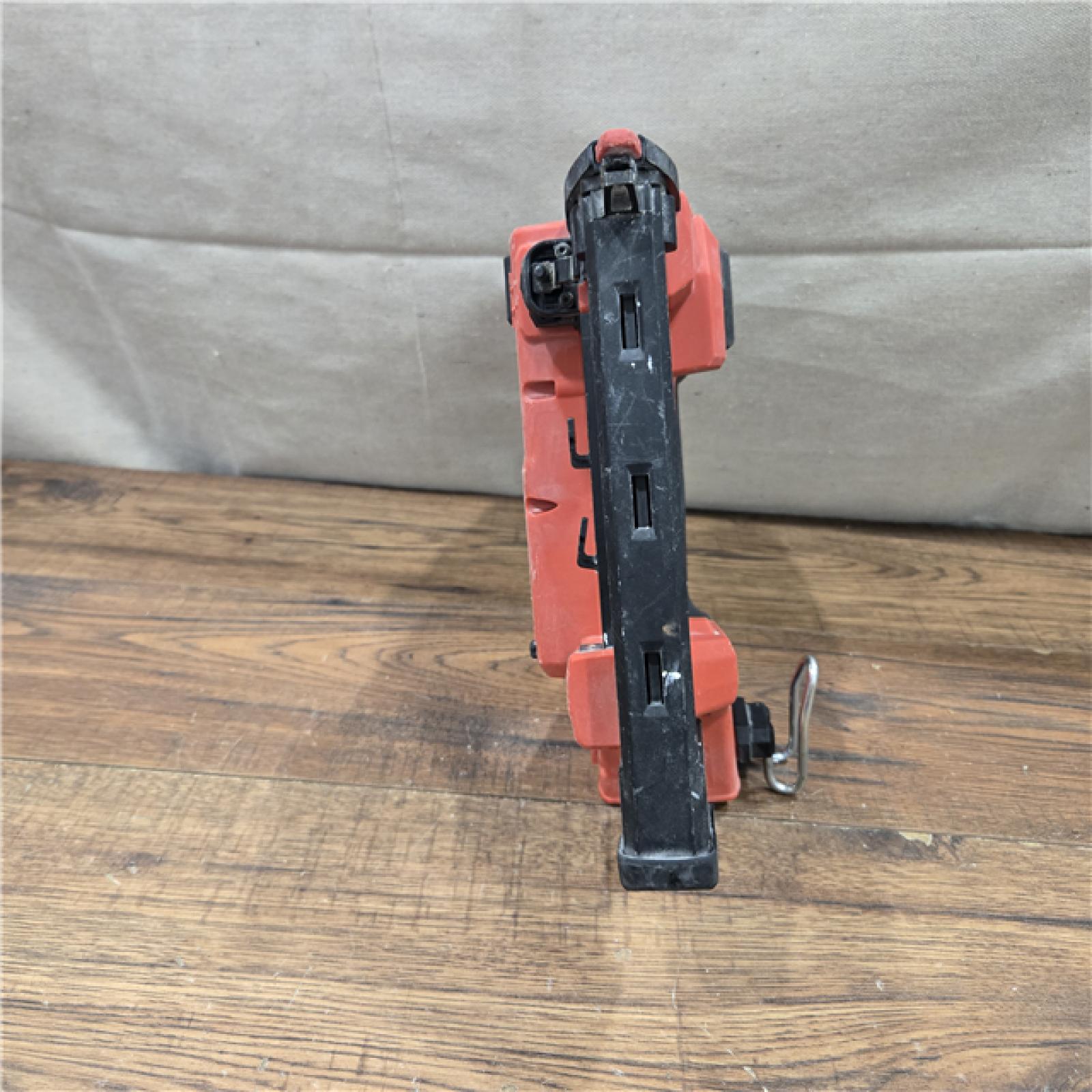 AS-IS MILWAUKEE FUEL 18-Volt Lithium-Ion Brushless Cordless 18-Gauge 1/4 in. Narrow Crown Stapler (Tool-Only)
