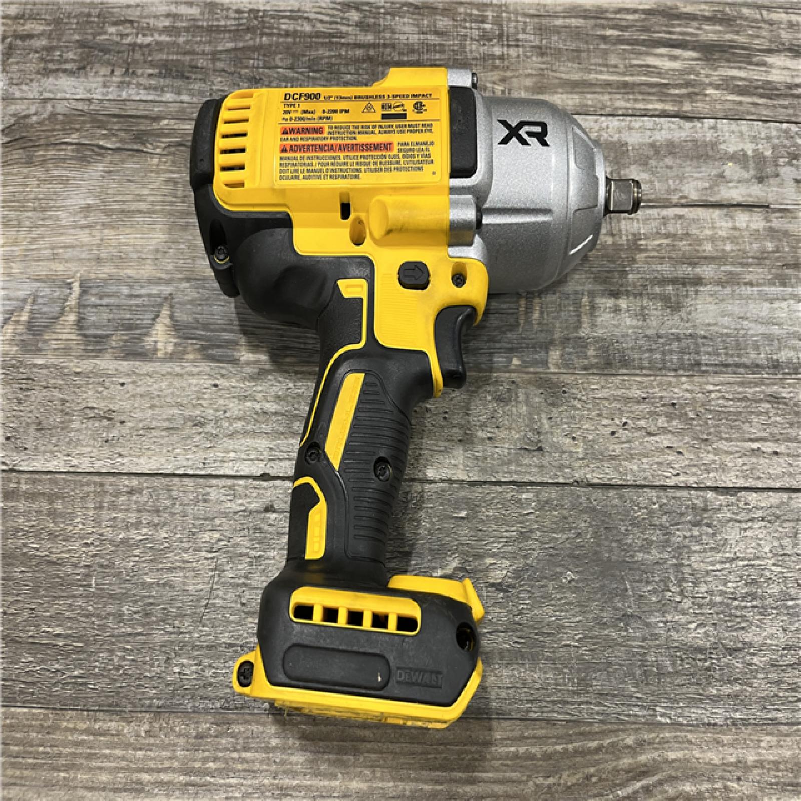 AS-IS DEWALT 20V MAX Lithium-Ion Cordless 1/2 in. Impact Wrench Kit