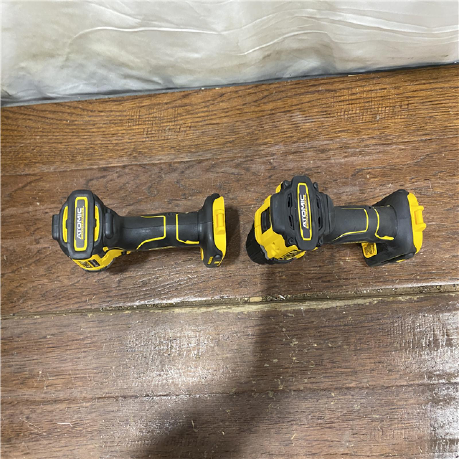 AS-IS DEWALT ATOMIC 20-Volt MAX Lithium-Ion Cordless Combo Kit (2-Tool) with (2) 2.0Ah Batteries, Charger and Bag